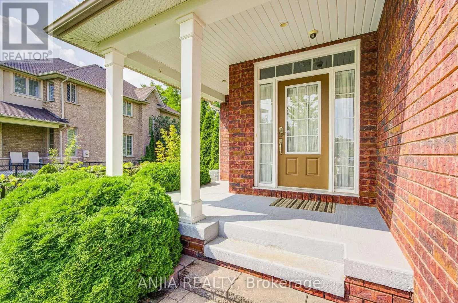 10 THISTLEDOWN CRESCENT
