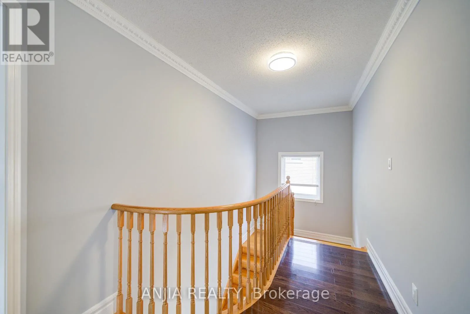 10 THISTLEDOWN CRESCENT