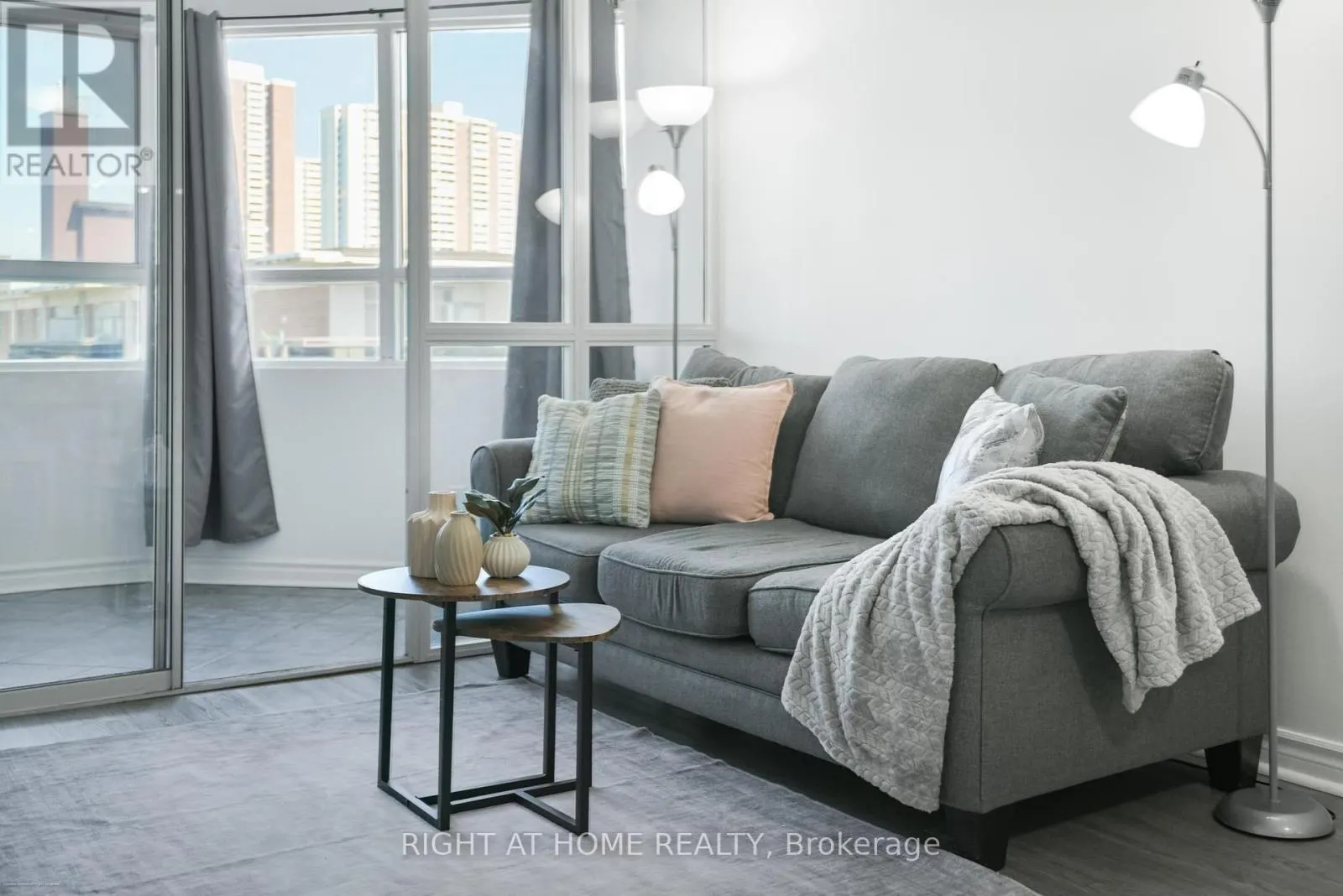 1109 - 4 PARK VISTA
