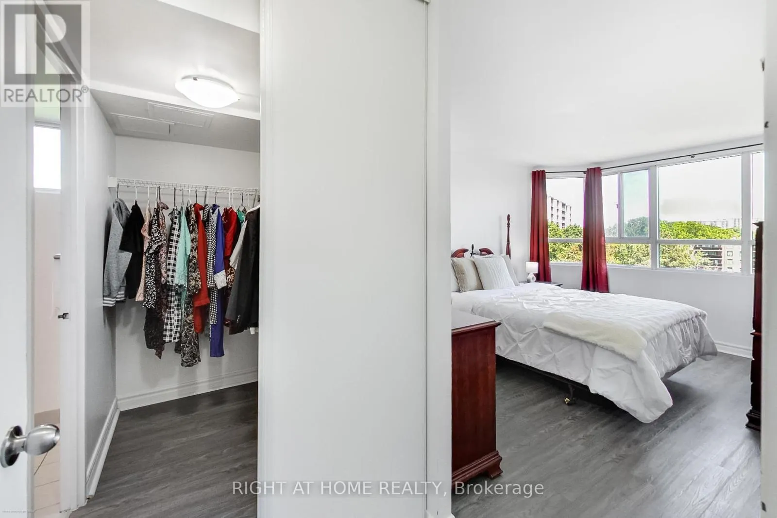 1109 - 4 PARK VISTA