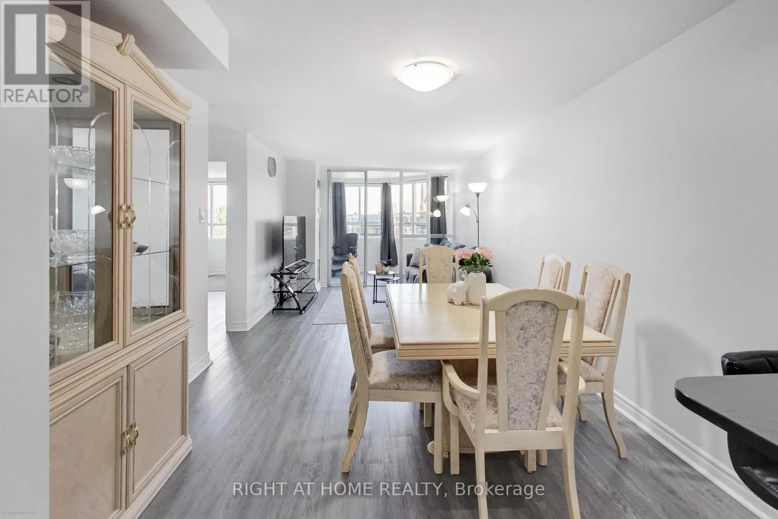 1109 - 4 PARK VISTA