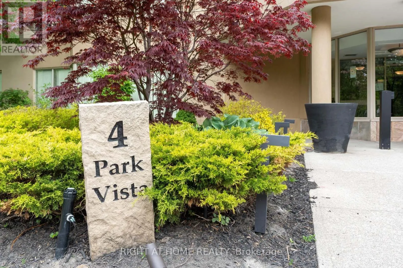 1109 - 4 PARK VISTA