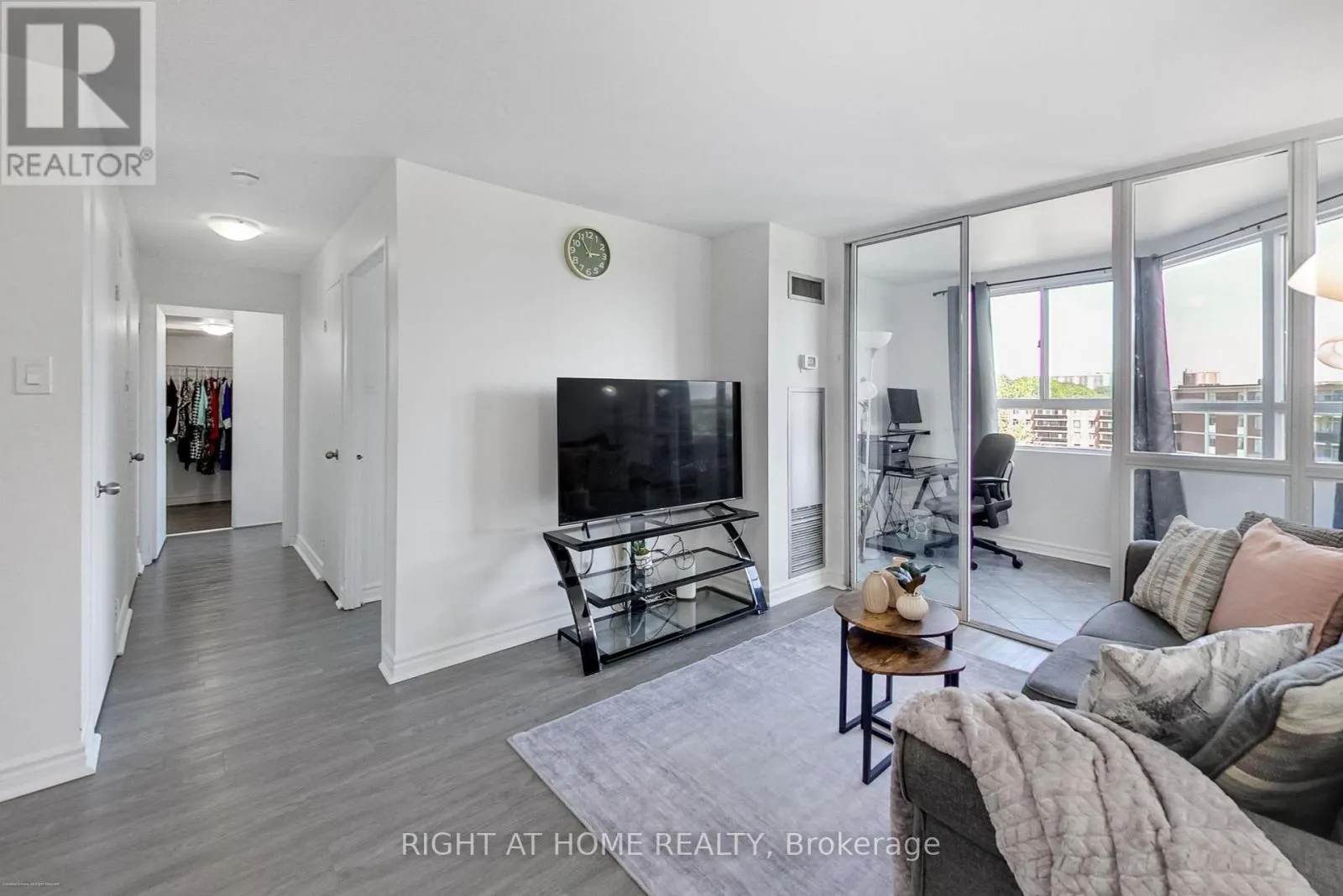 1109 - 4 PARK VISTA