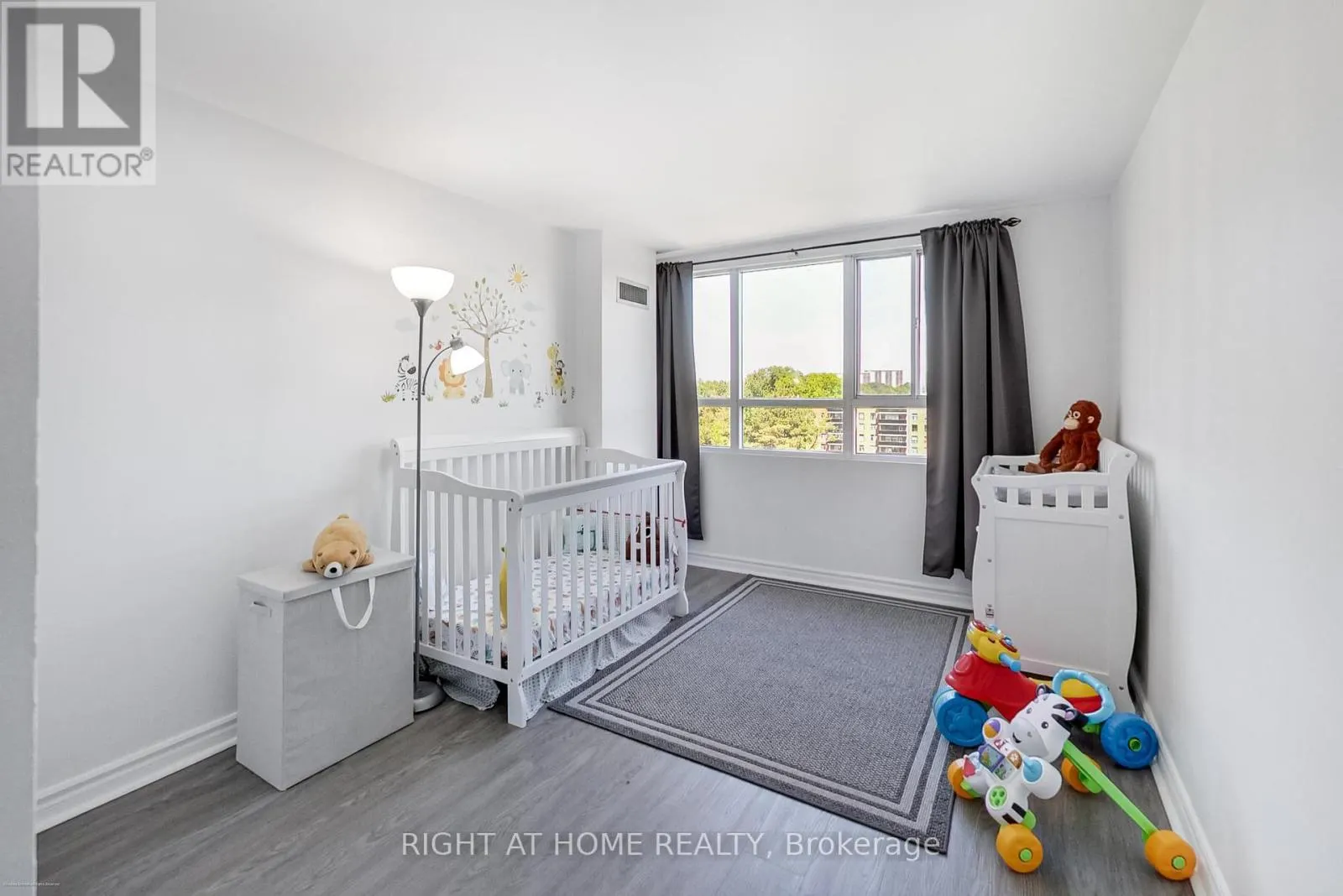 1109 - 4 PARK VISTA