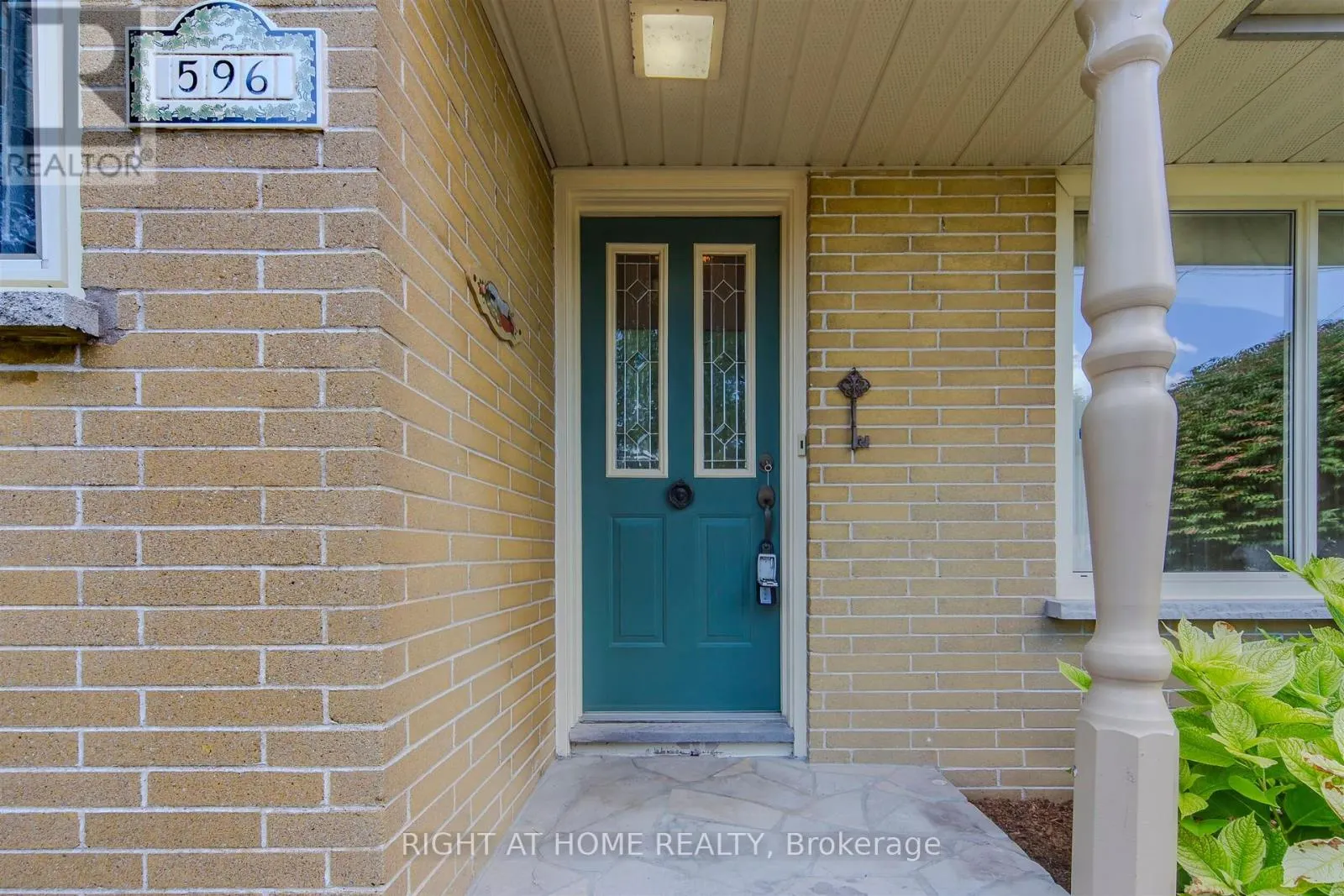 596 WYCHWOOD STREET
