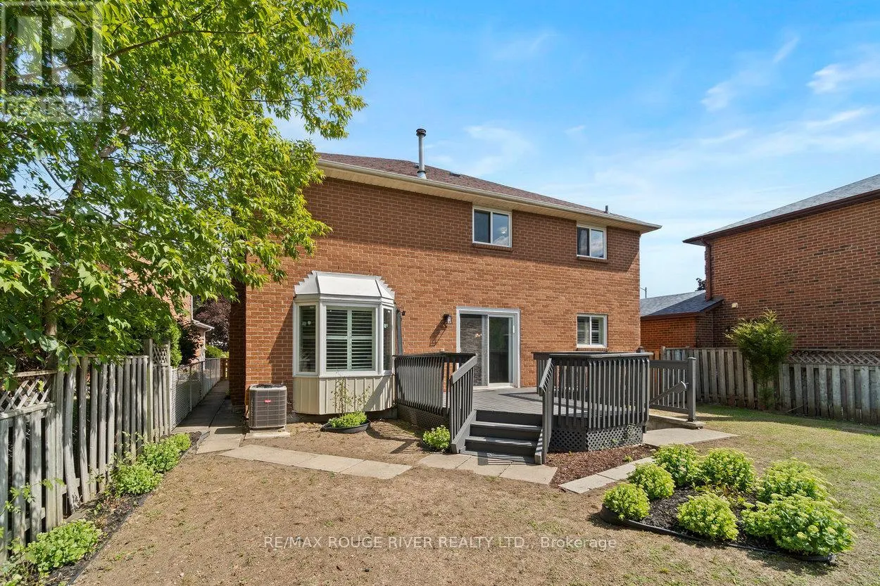 20 GASLIGHT CRESCENT