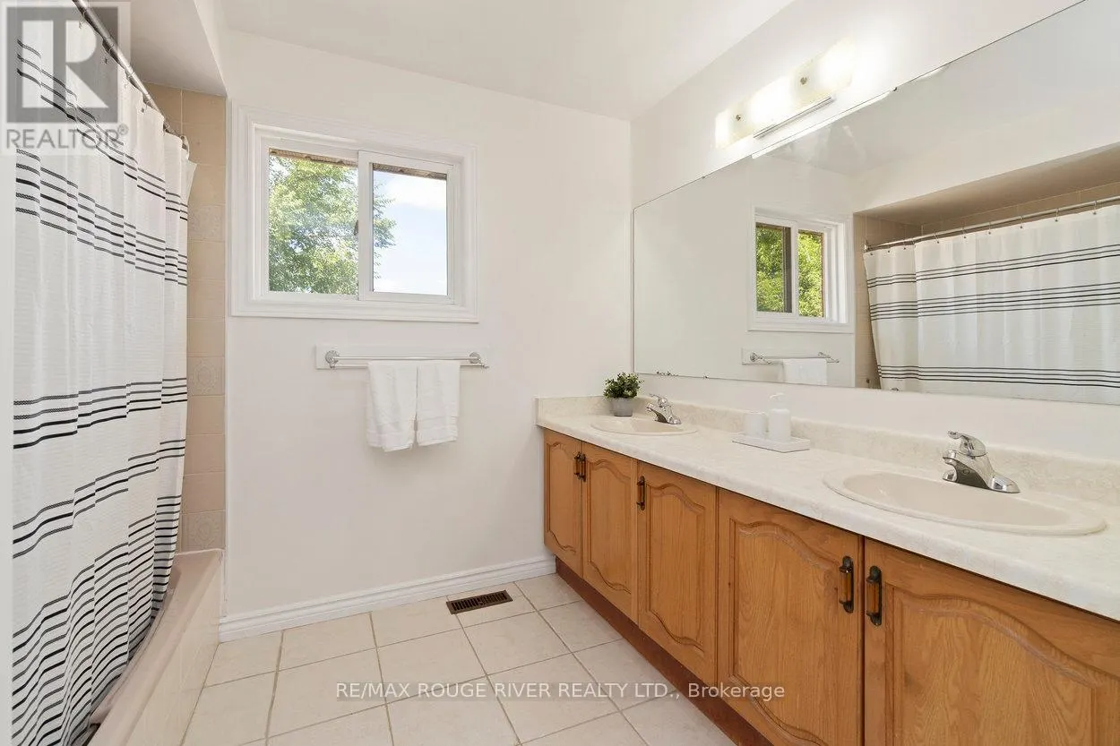 20 GASLIGHT CRESCENT