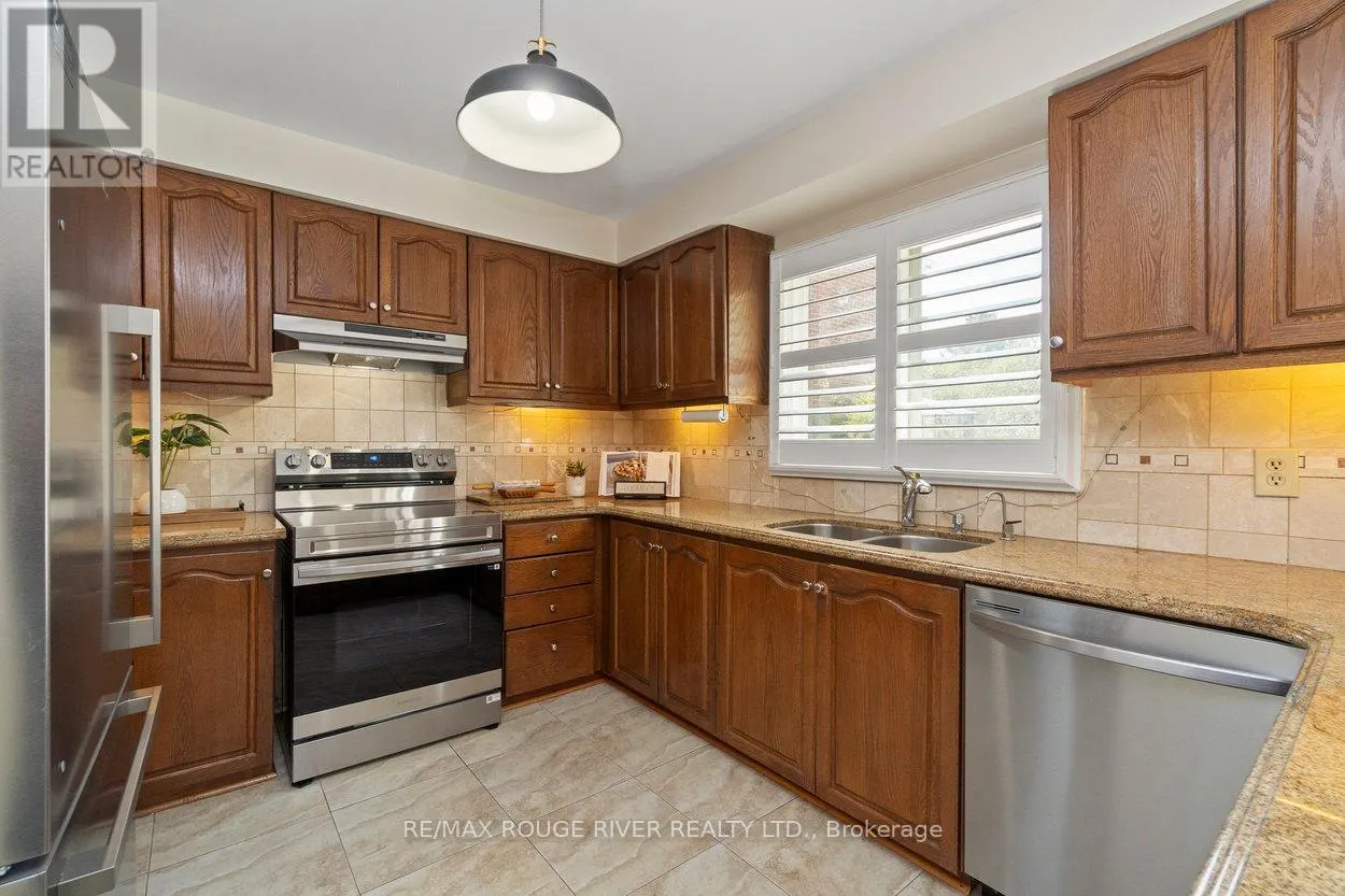 20 GASLIGHT CRESCENT