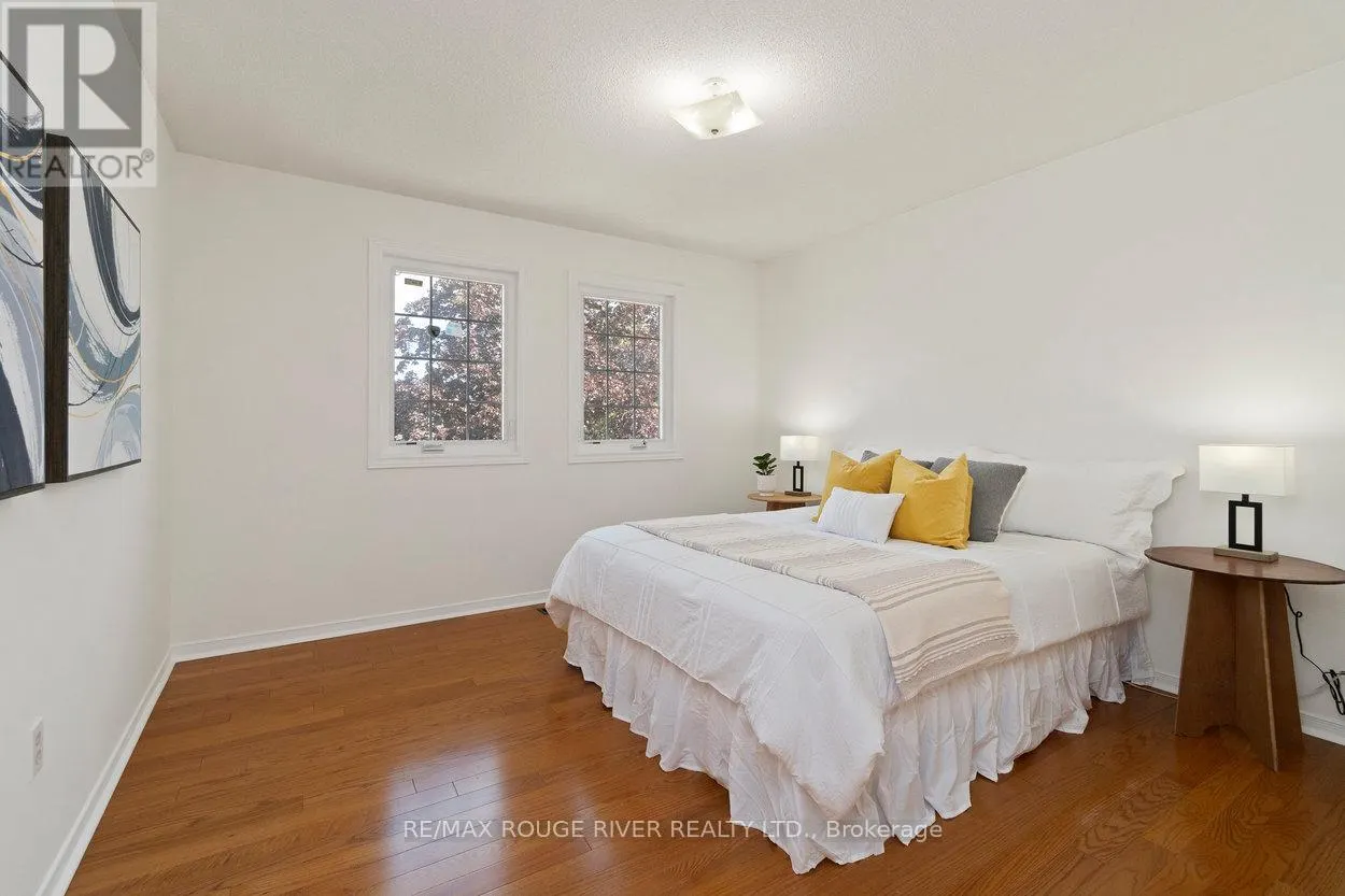 20 GASLIGHT CRESCENT