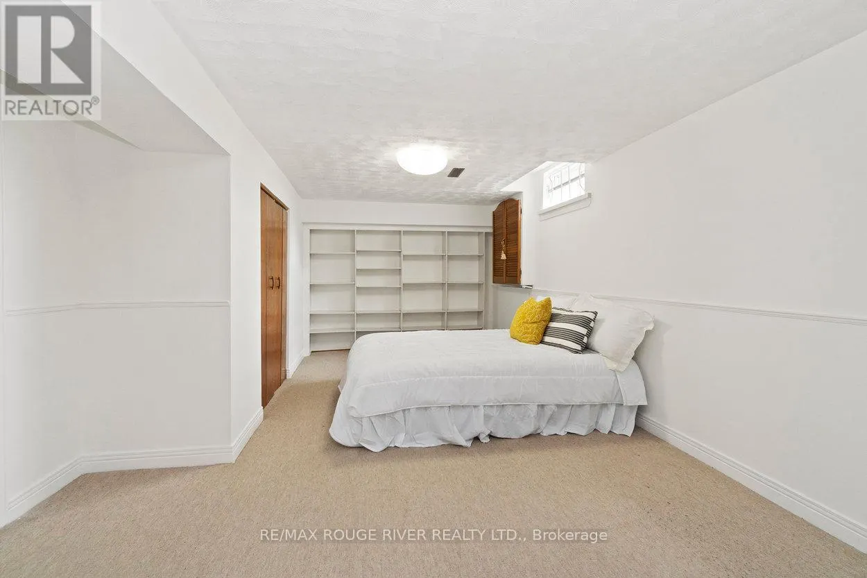 20 GASLIGHT CRESCENT