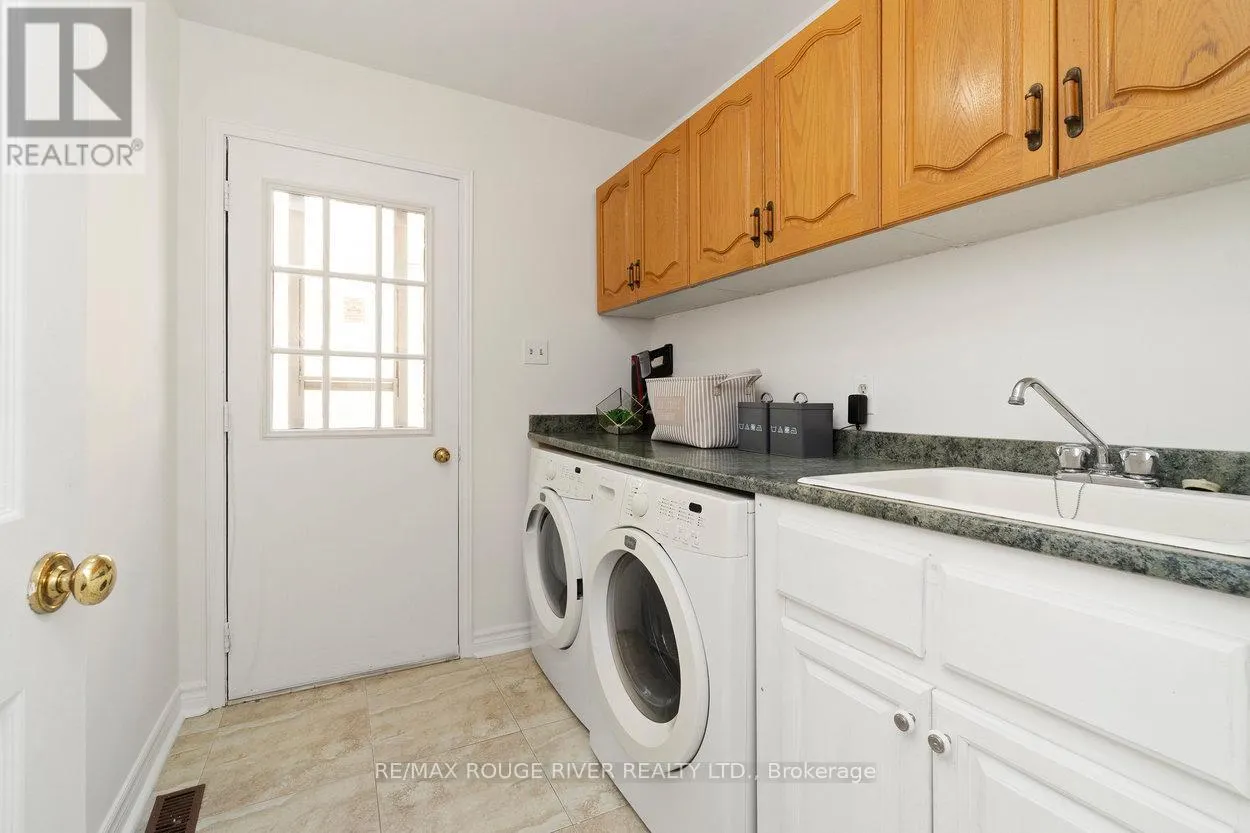 20 GASLIGHT CRESCENT