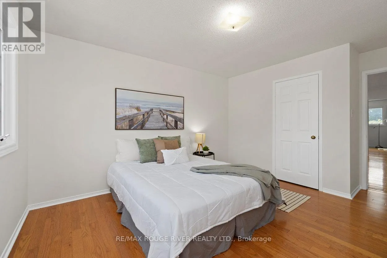 20 GASLIGHT CRESCENT