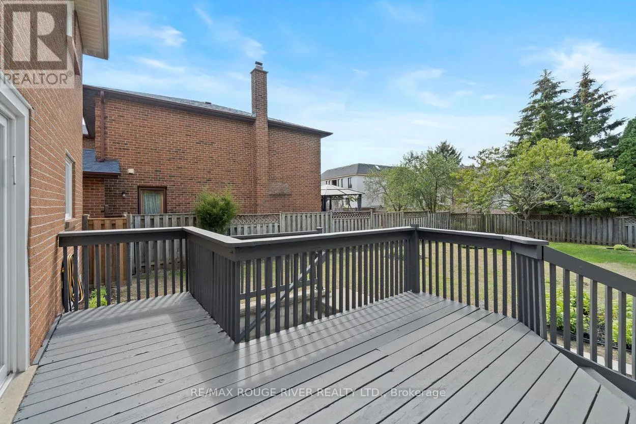 20 GASLIGHT CRESCENT