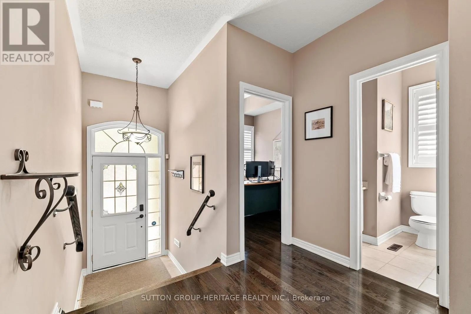 14 SLEEPY HOLLOW PLACE