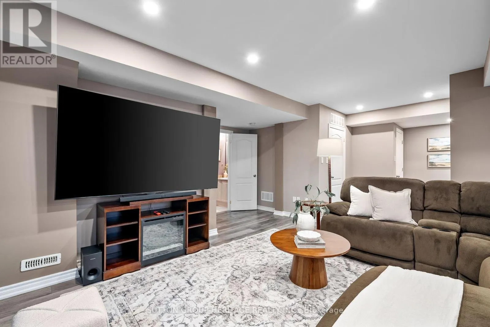 14 SLEEPY HOLLOW PLACE