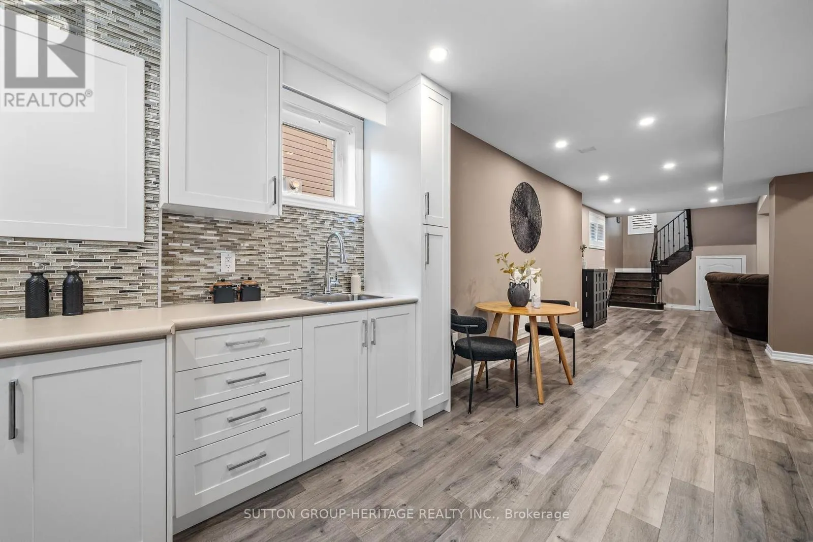 14 SLEEPY HOLLOW PLACE
