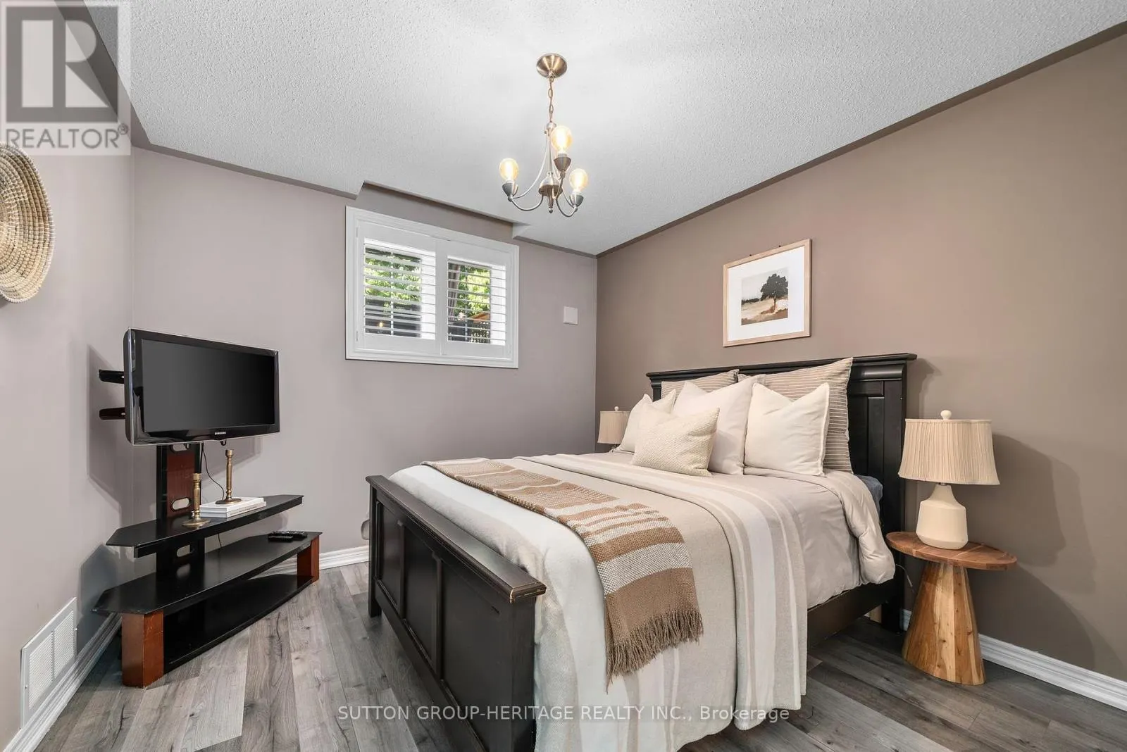 14 SLEEPY HOLLOW PLACE