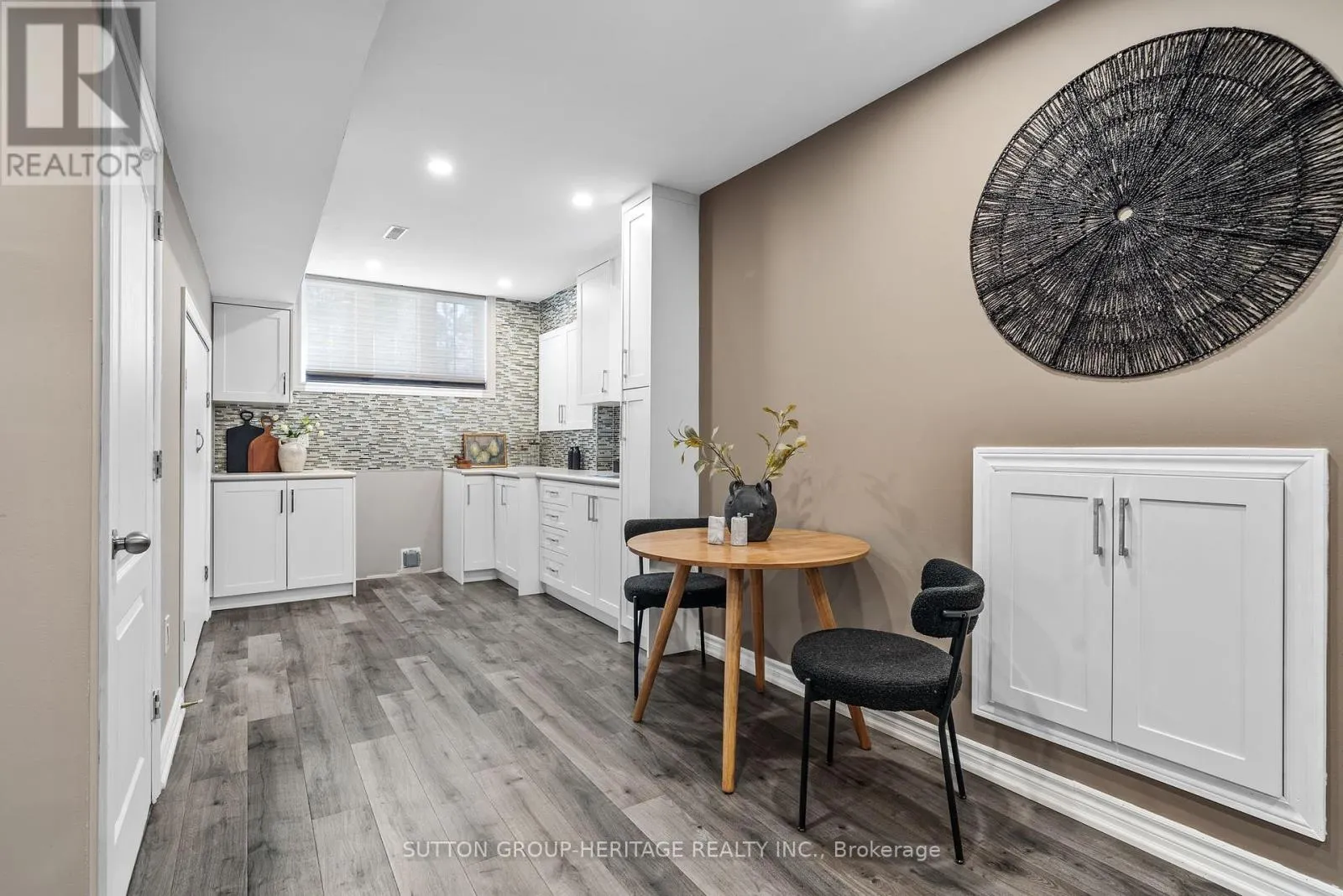 14 SLEEPY HOLLOW PLACE