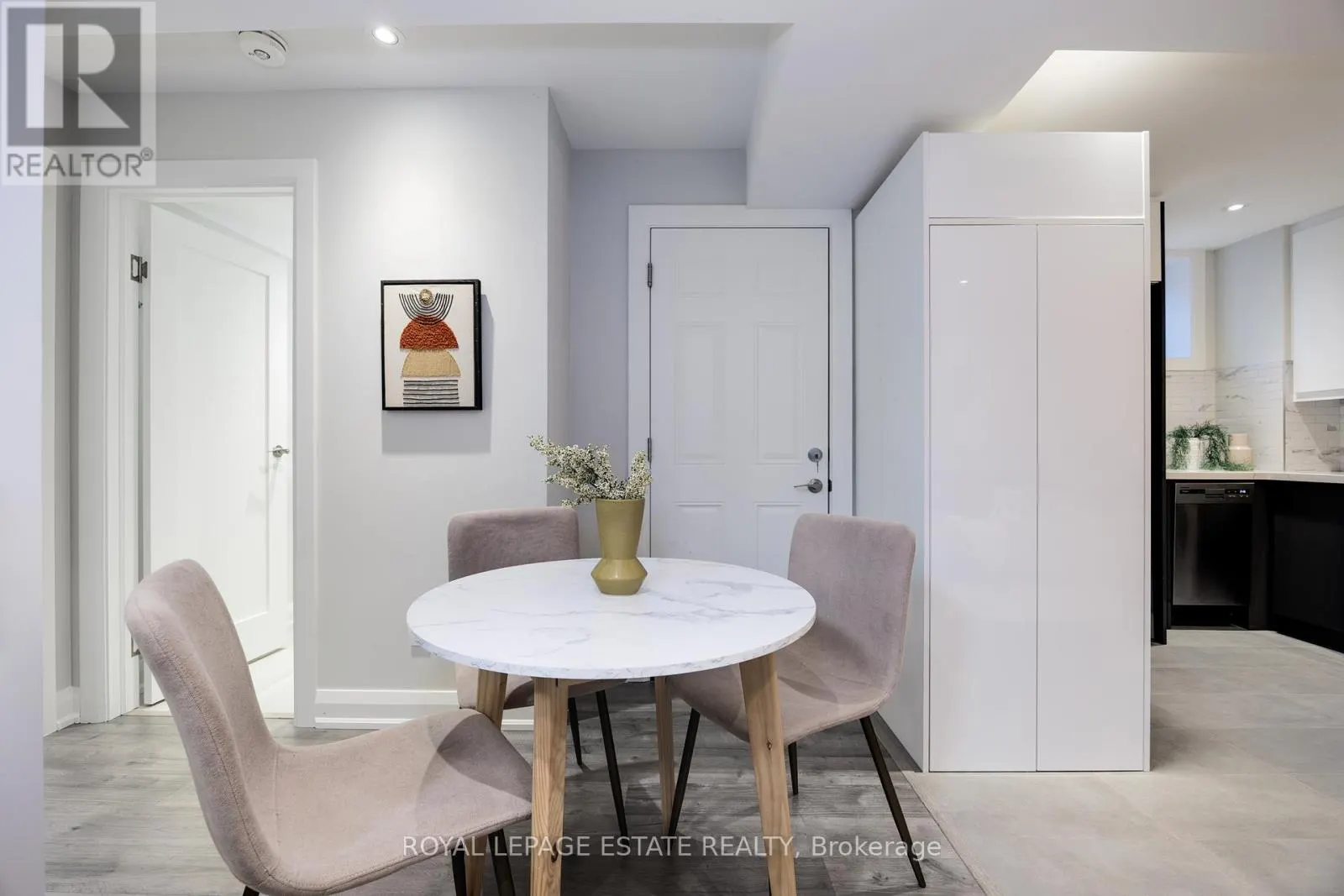 32 MANDERLEY DRIVE