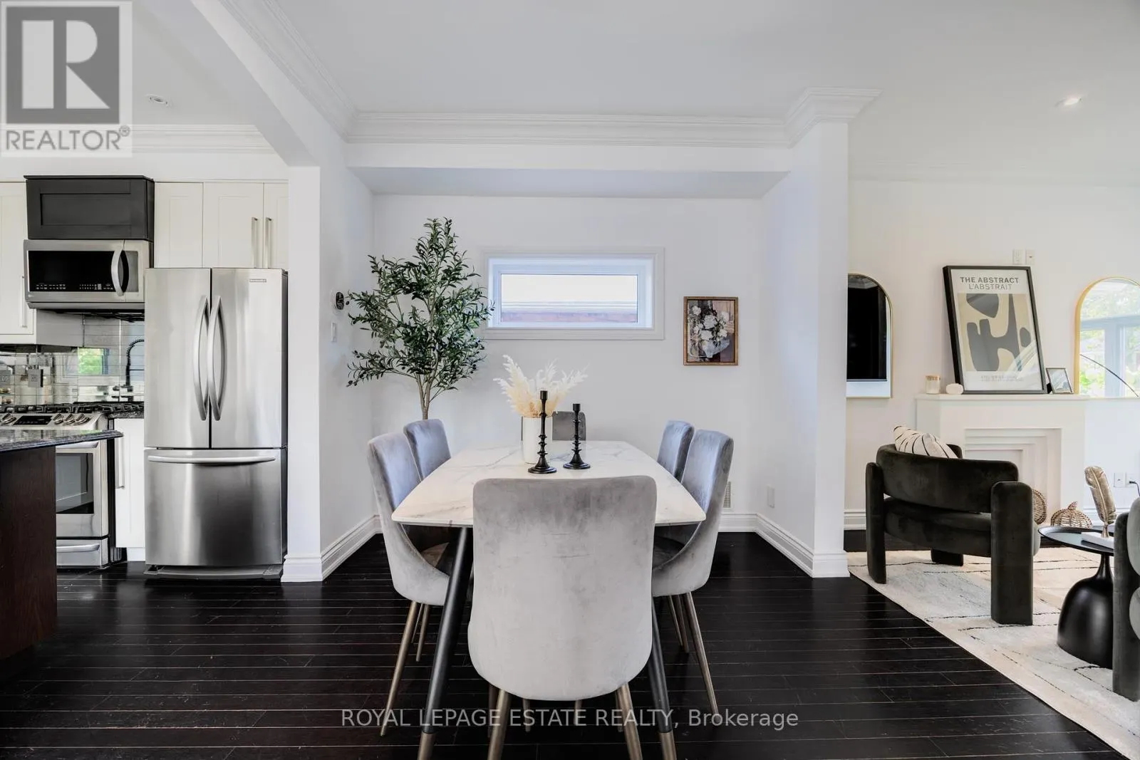 32 MANDERLEY DRIVE