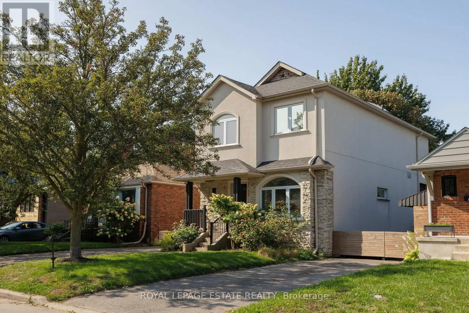 32 MANDERLEY DRIVE
