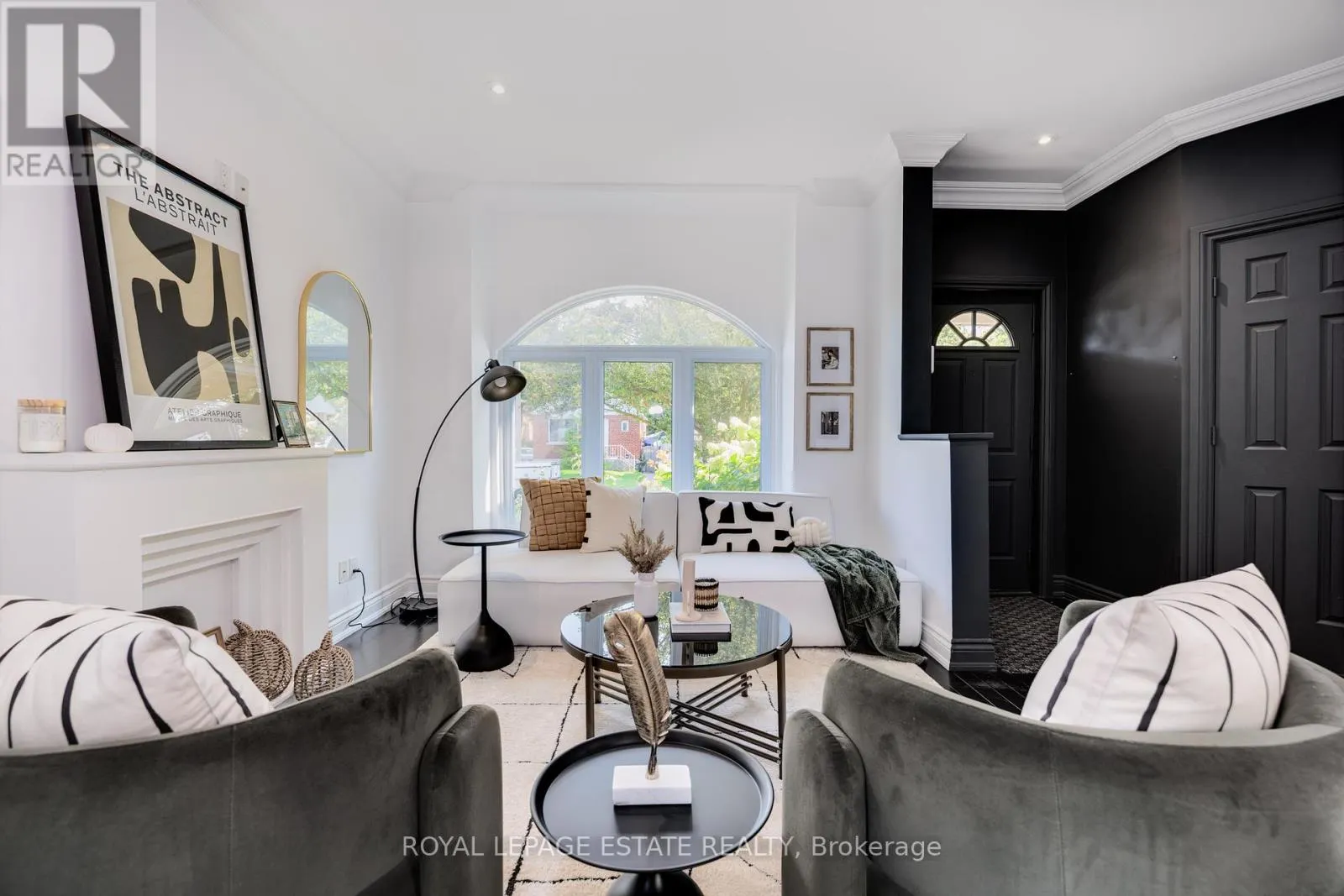 32 MANDERLEY DRIVE