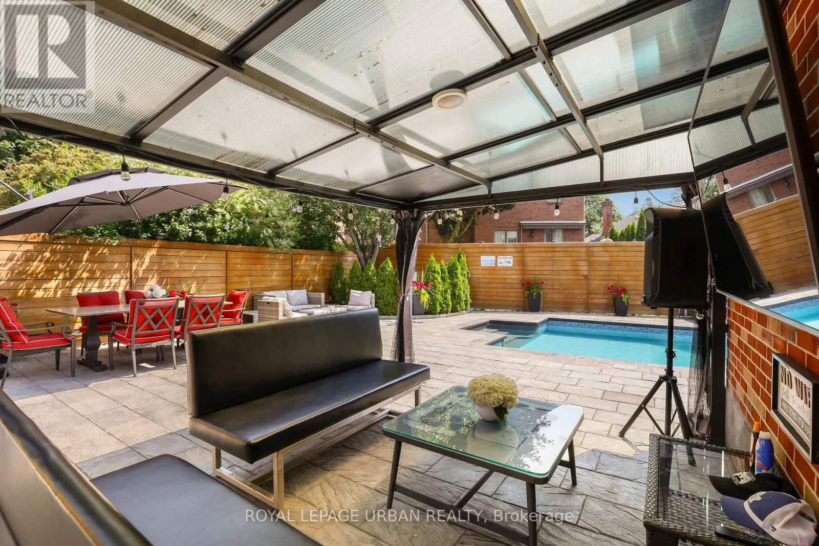 147 PARKVIEW HILL CRESCENT