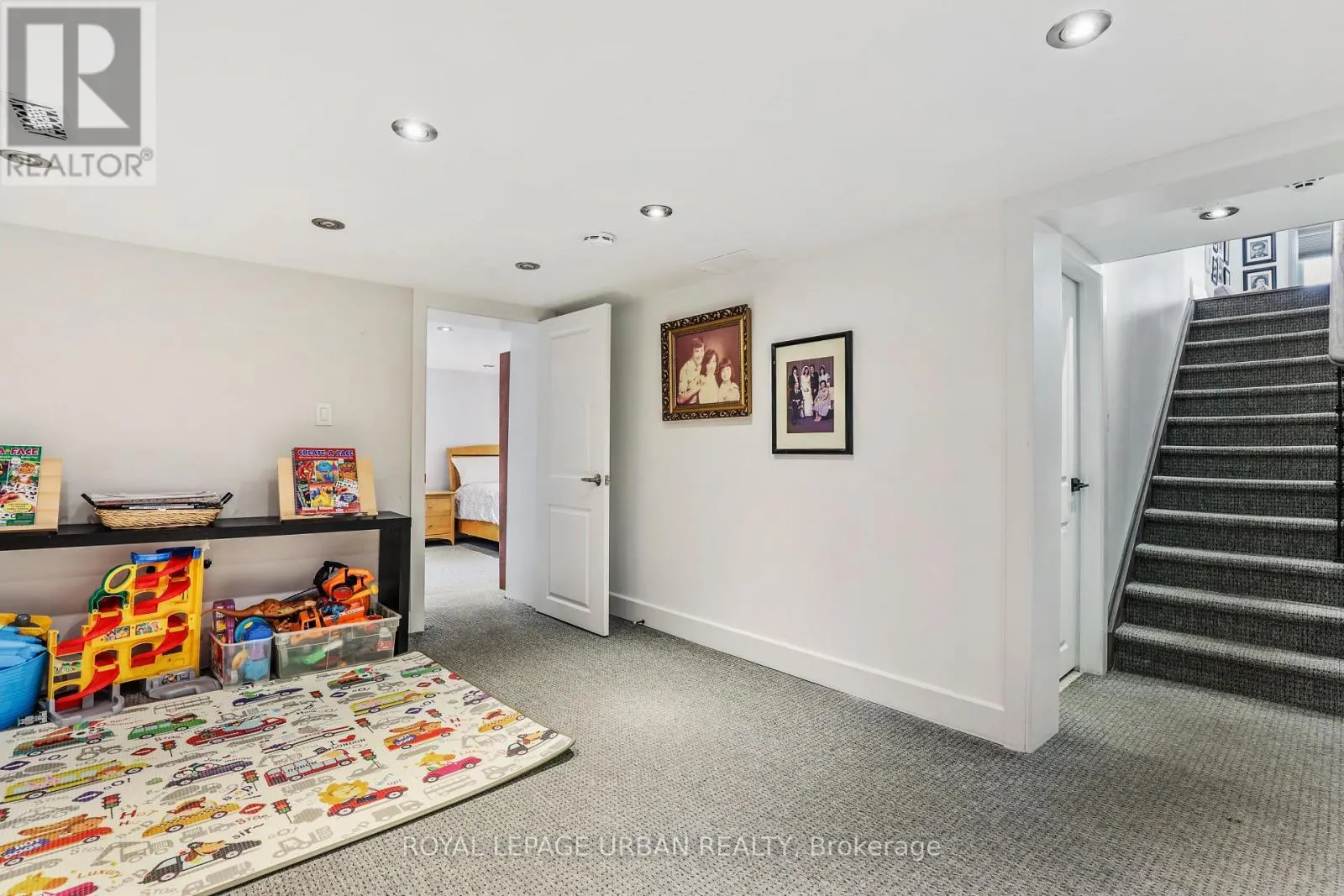 147 PARKVIEW HILL CRESCENT