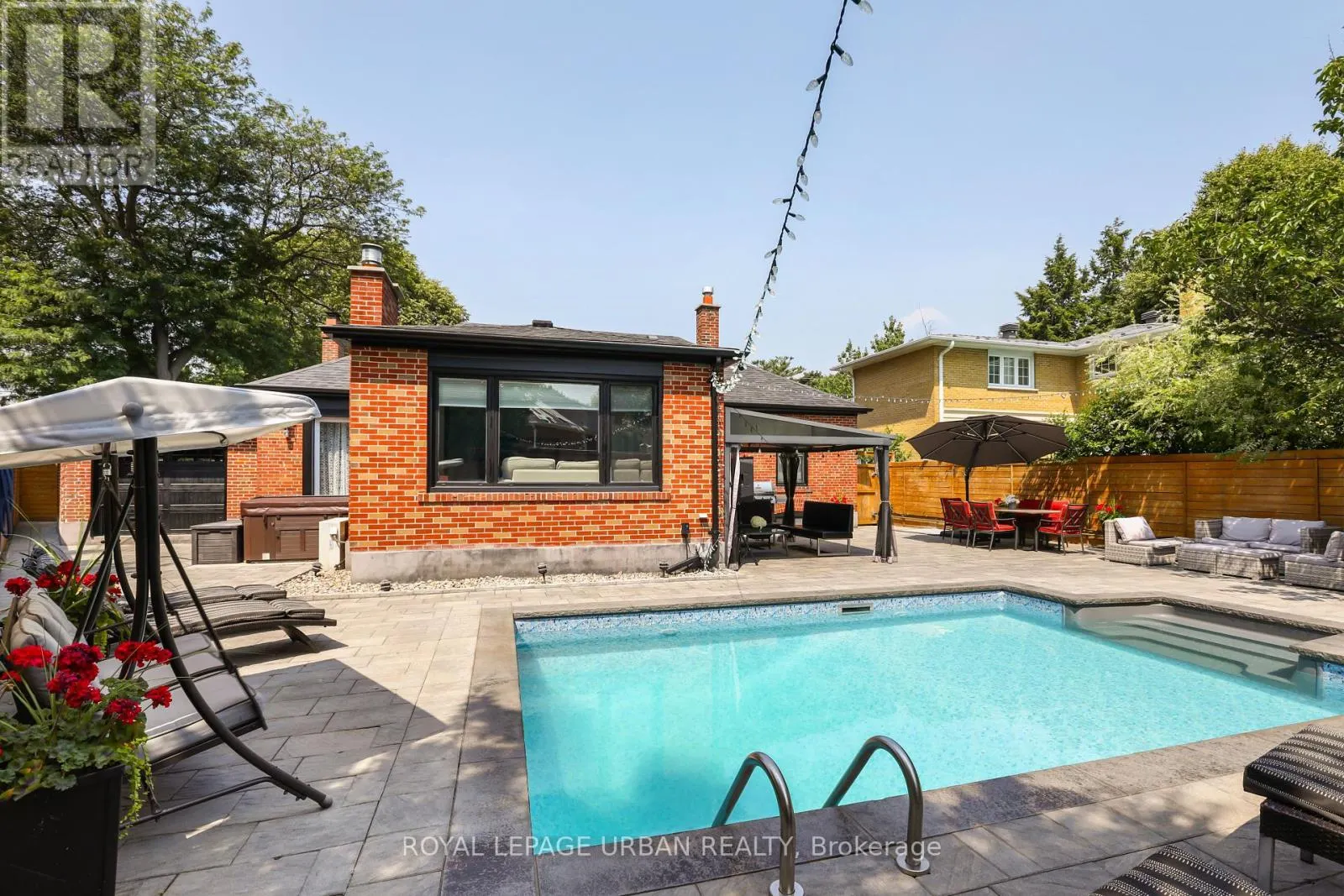 147 PARKVIEW HILL CRESCENT