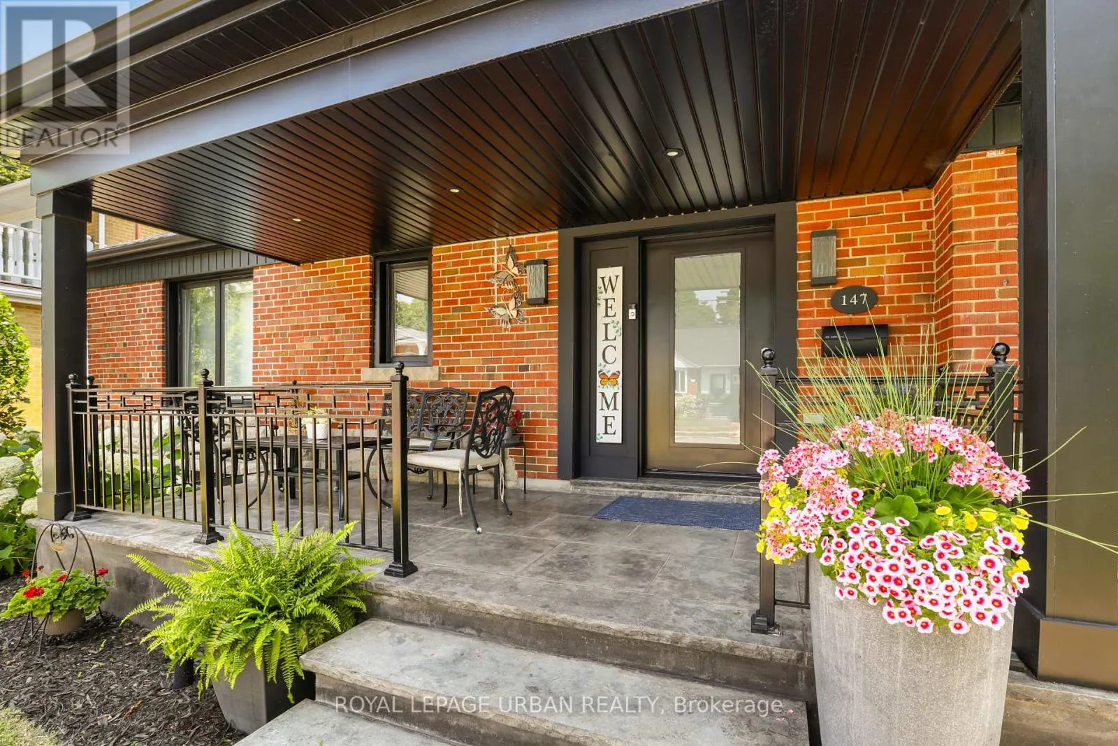 147 PARKVIEW HILL CRESCENT