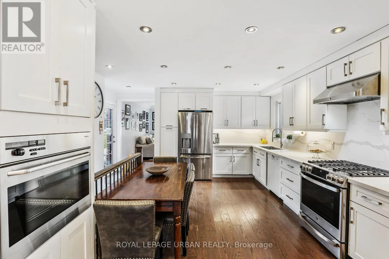 147 PARKVIEW HILL CRESCENT