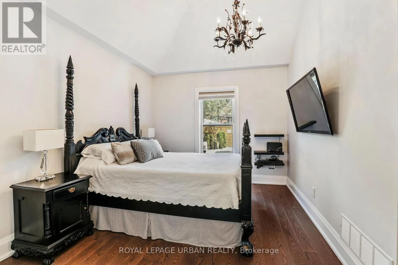 147 PARKVIEW HILL CRESCENT
