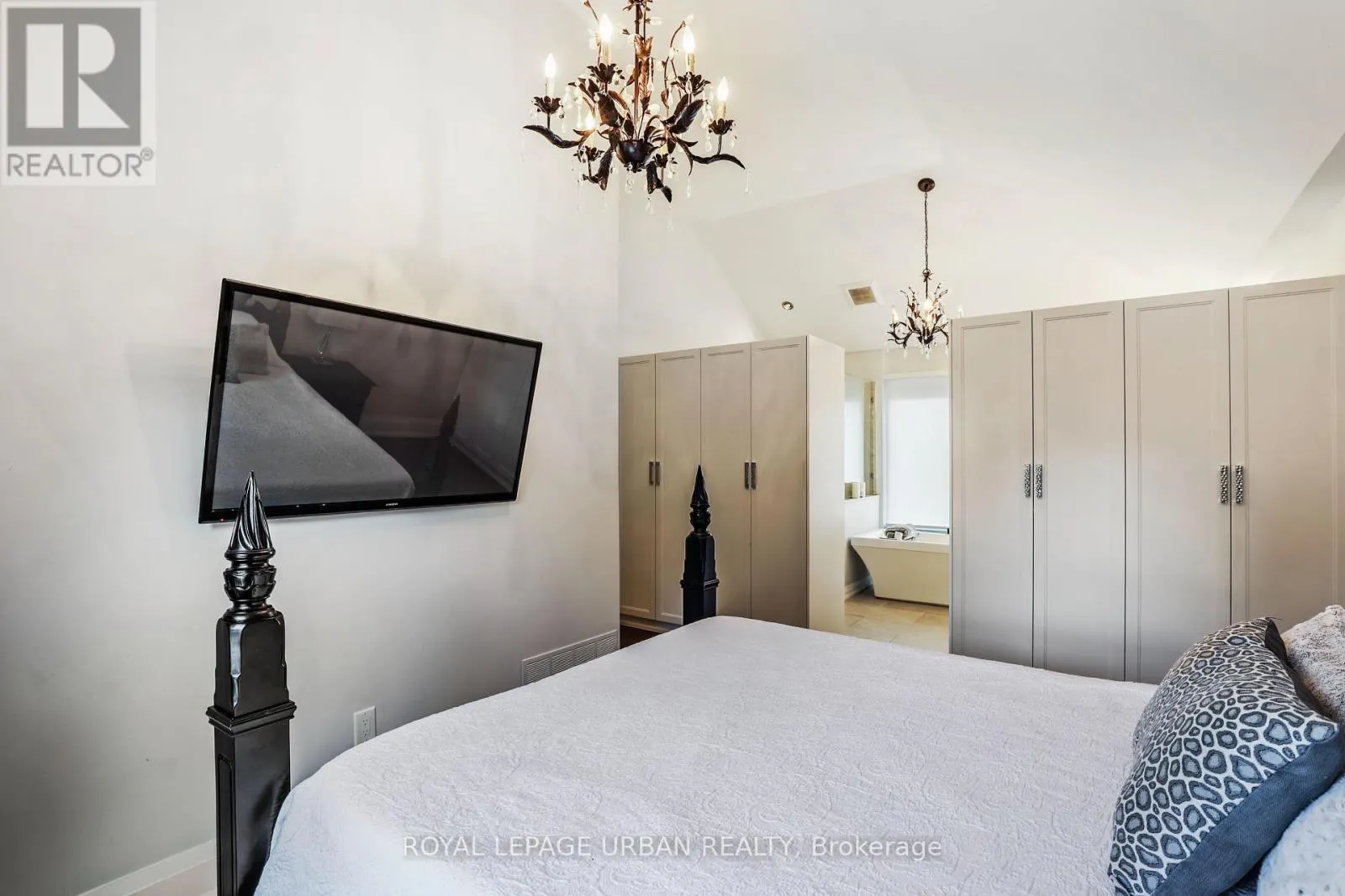 147 PARKVIEW HILL CRESCENT