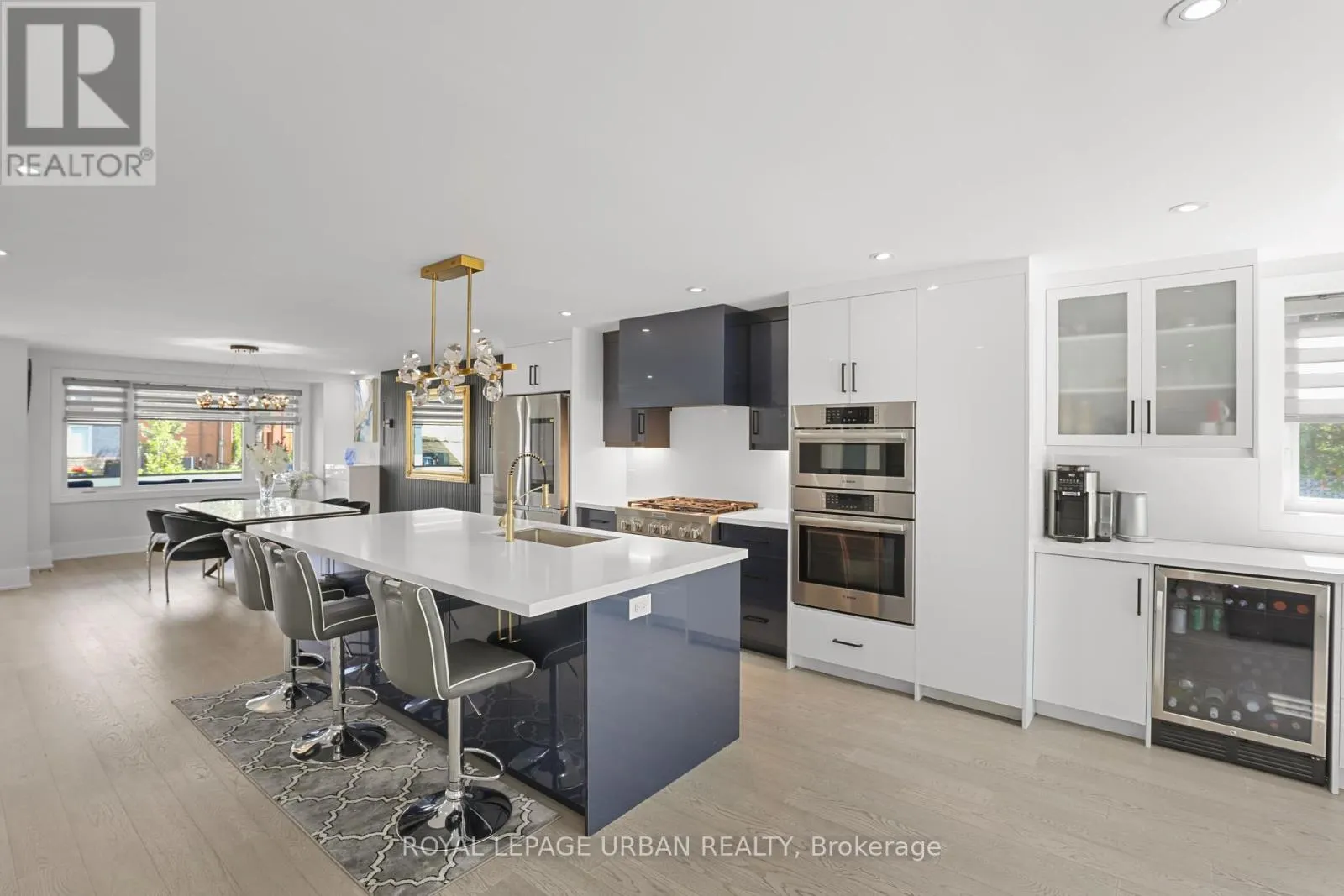 182 PARKVIEW HILL CRESCENT