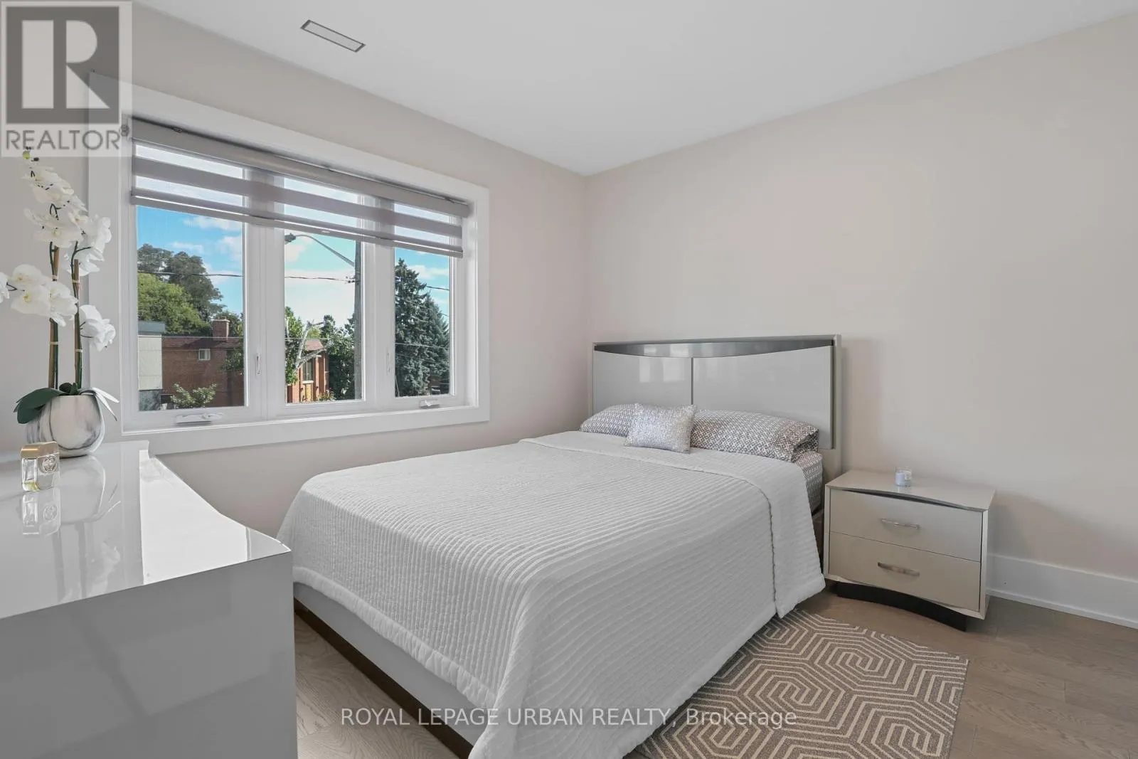 182 PARKVIEW HILL CRESCENT