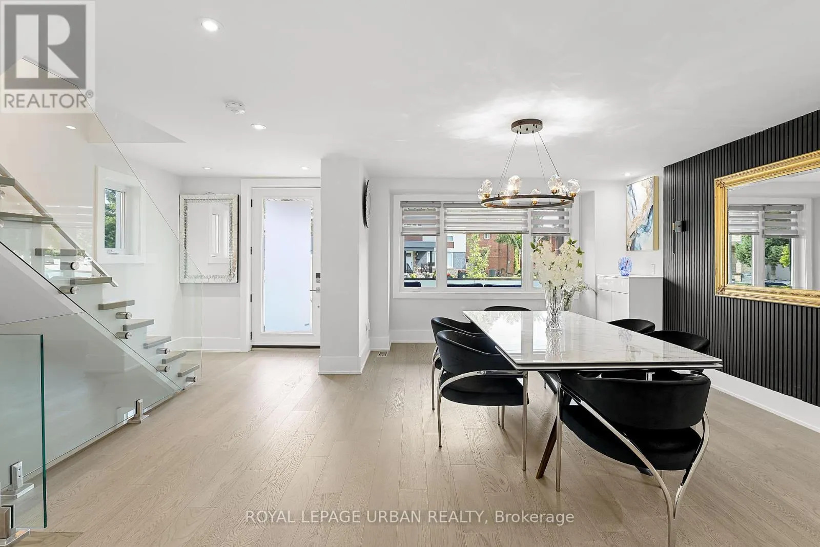 182 PARKVIEW HILL CRESCENT