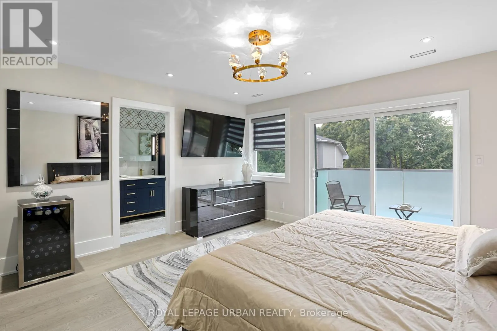 182 PARKVIEW HILL CRESCENT