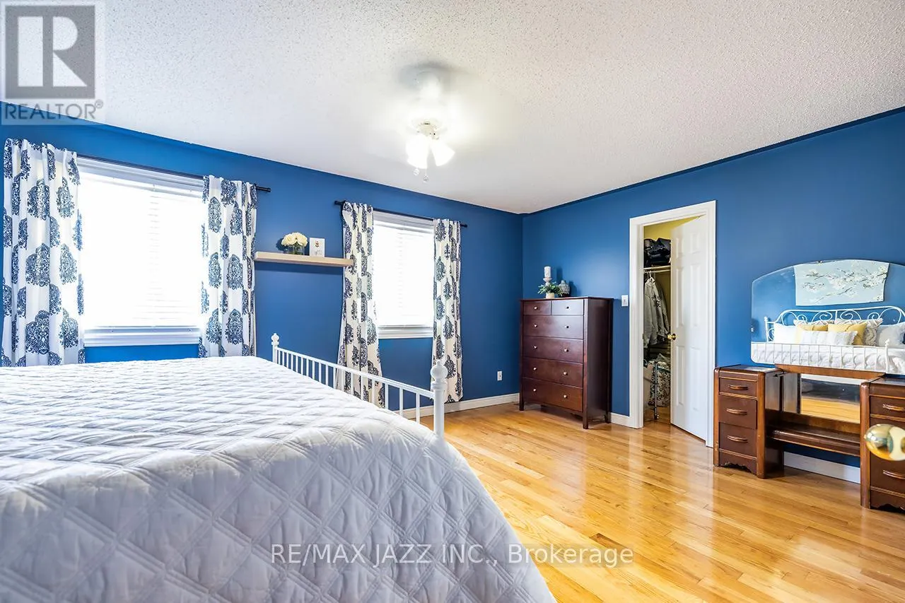 15 DAISEYFIELD AVENUE