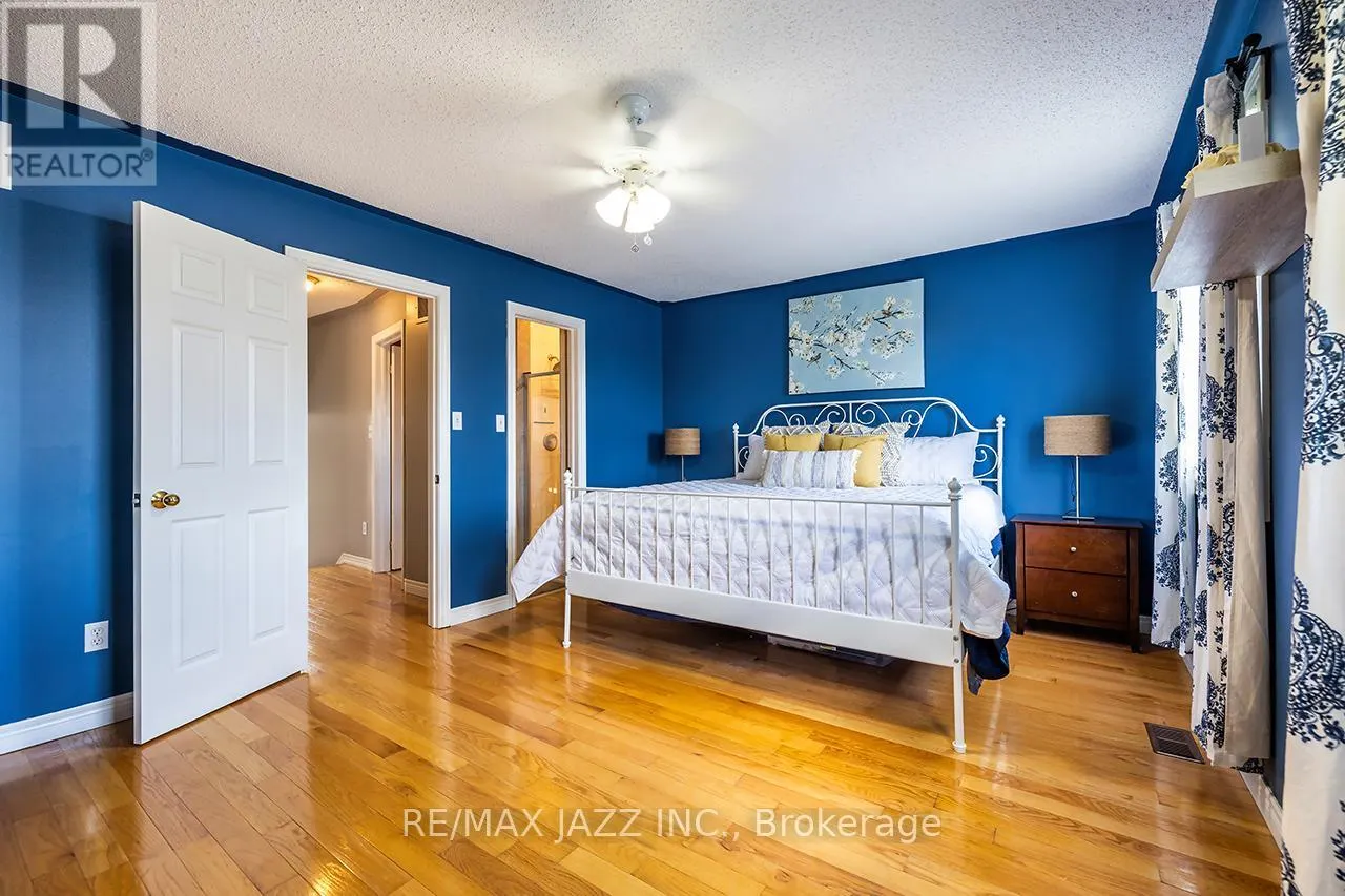 15 DAISEYFIELD AVENUE