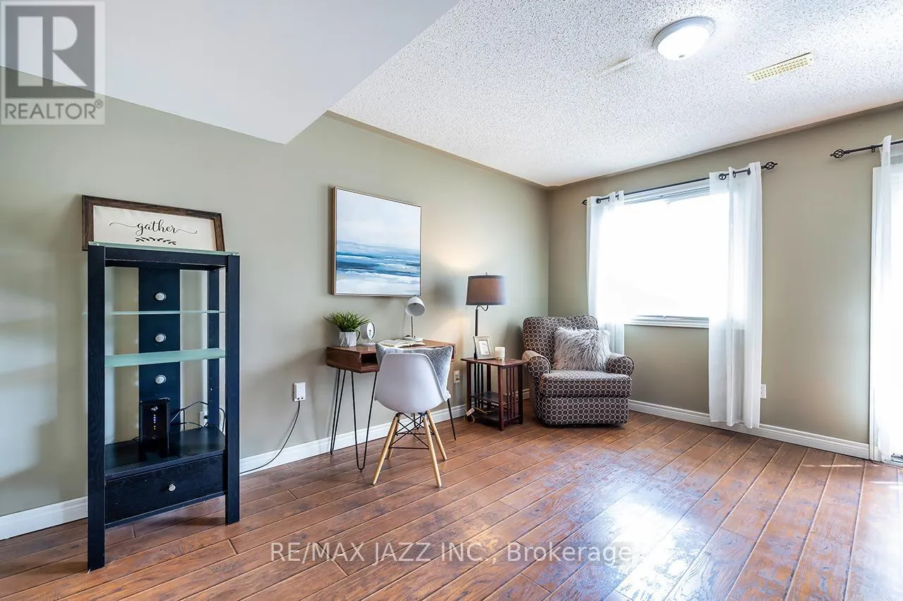 15 DAISEYFIELD AVENUE