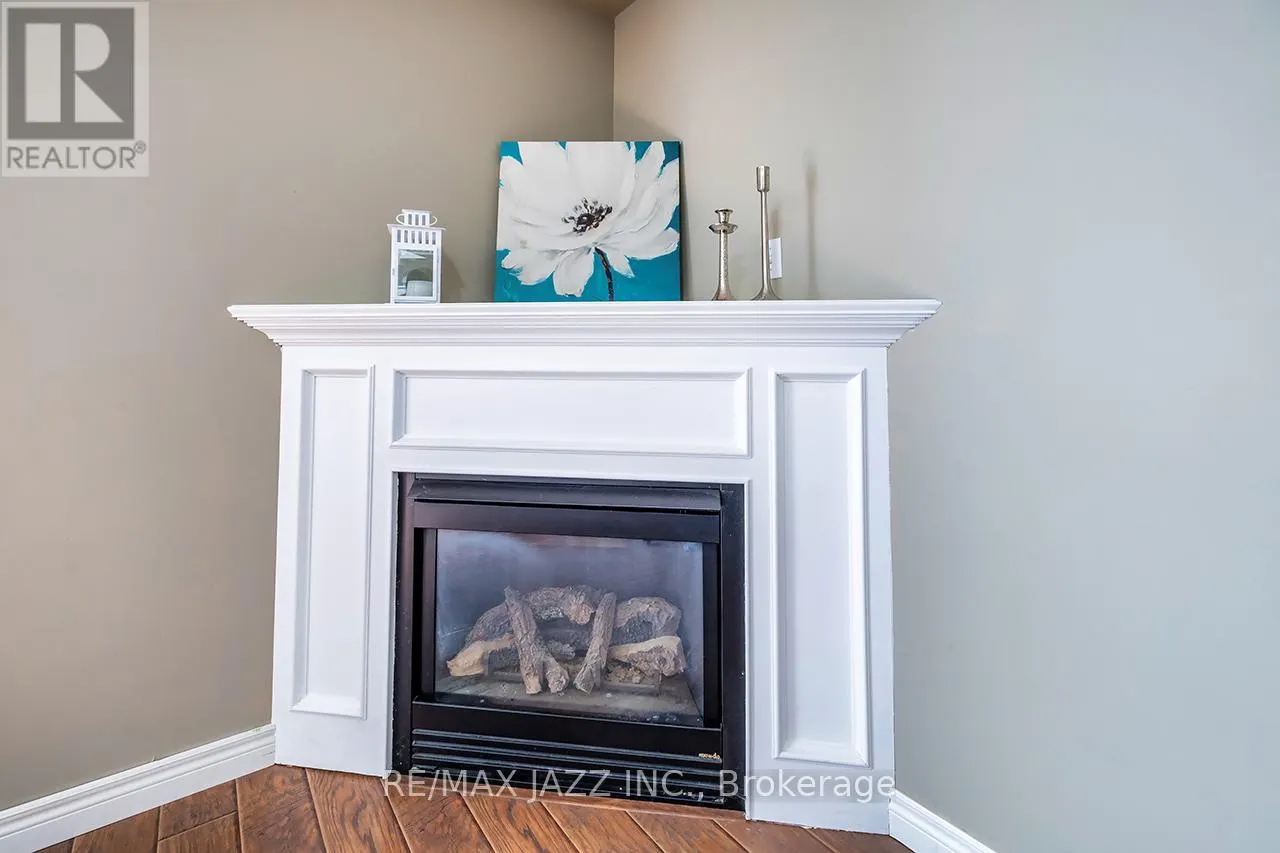 15 DAISEYFIELD AVENUE