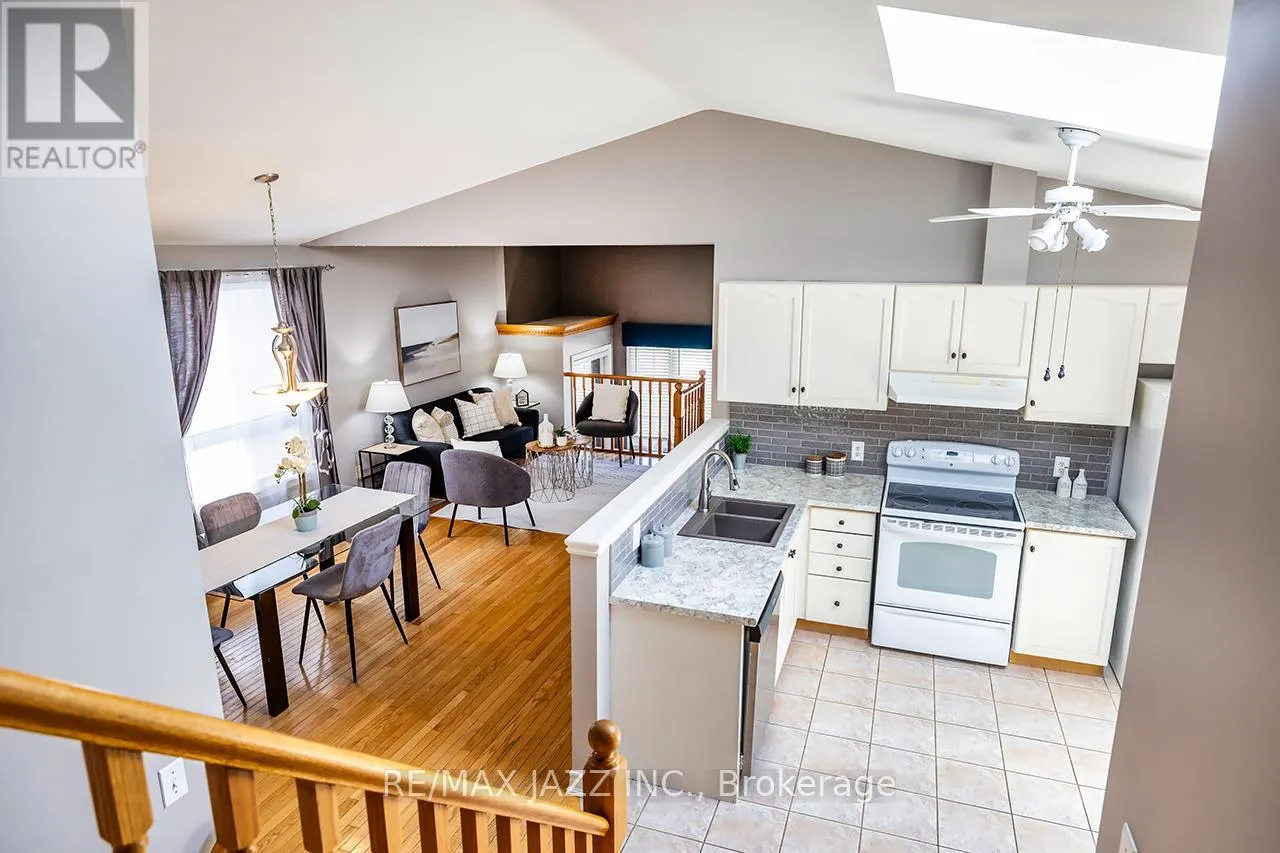 15 DAISEYFIELD AVENUE
