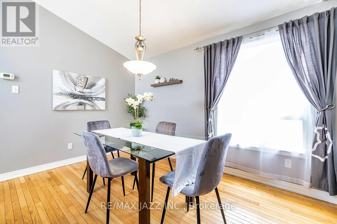 15 DAISEYFIELD AVENUE