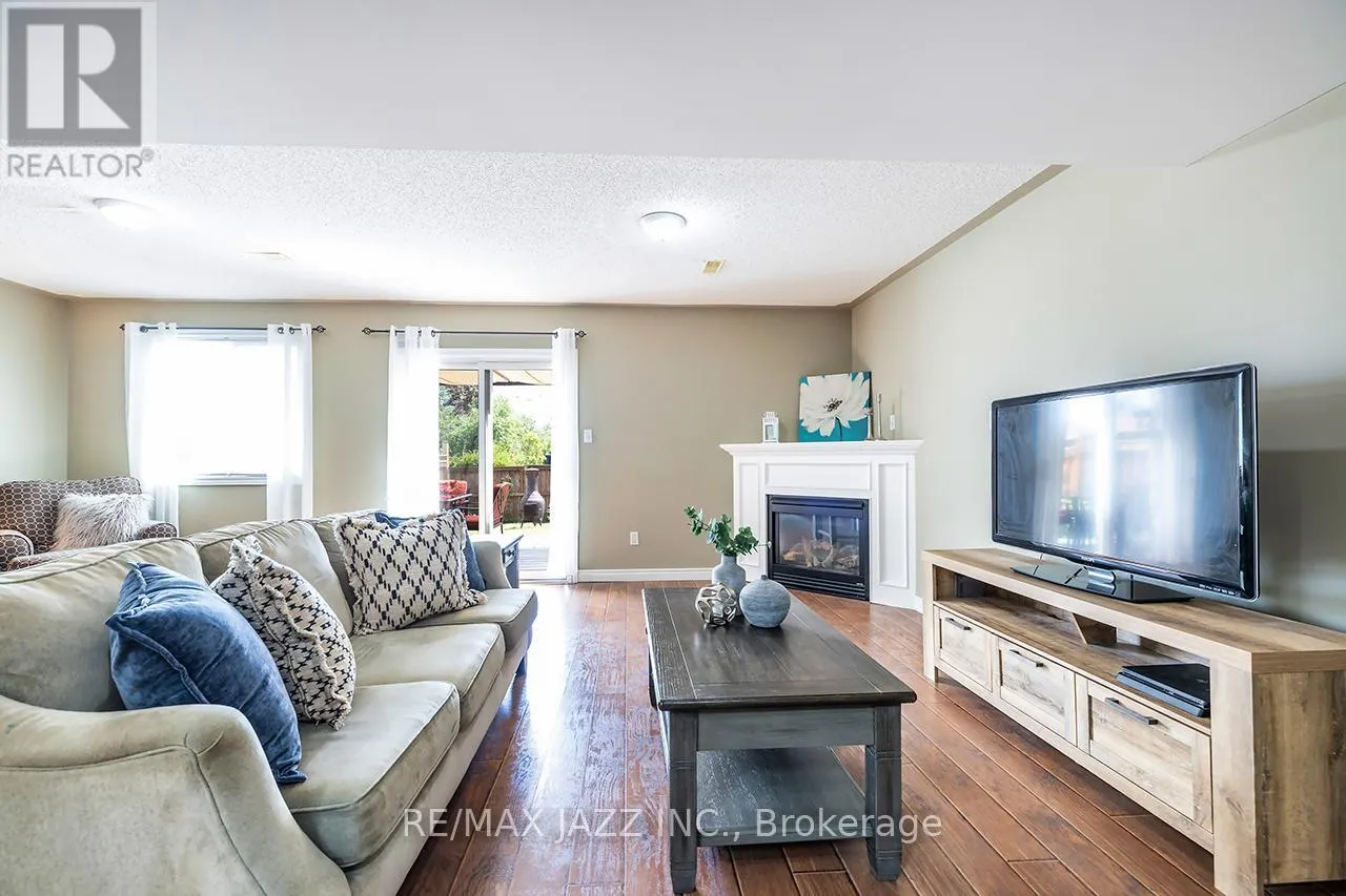 15 DAISEYFIELD AVENUE