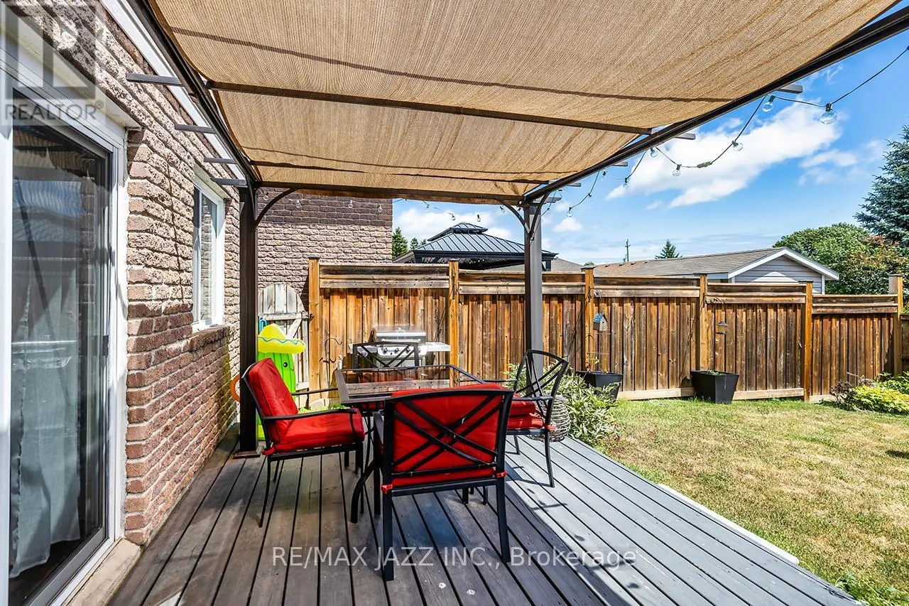 15 DAISEYFIELD AVENUE