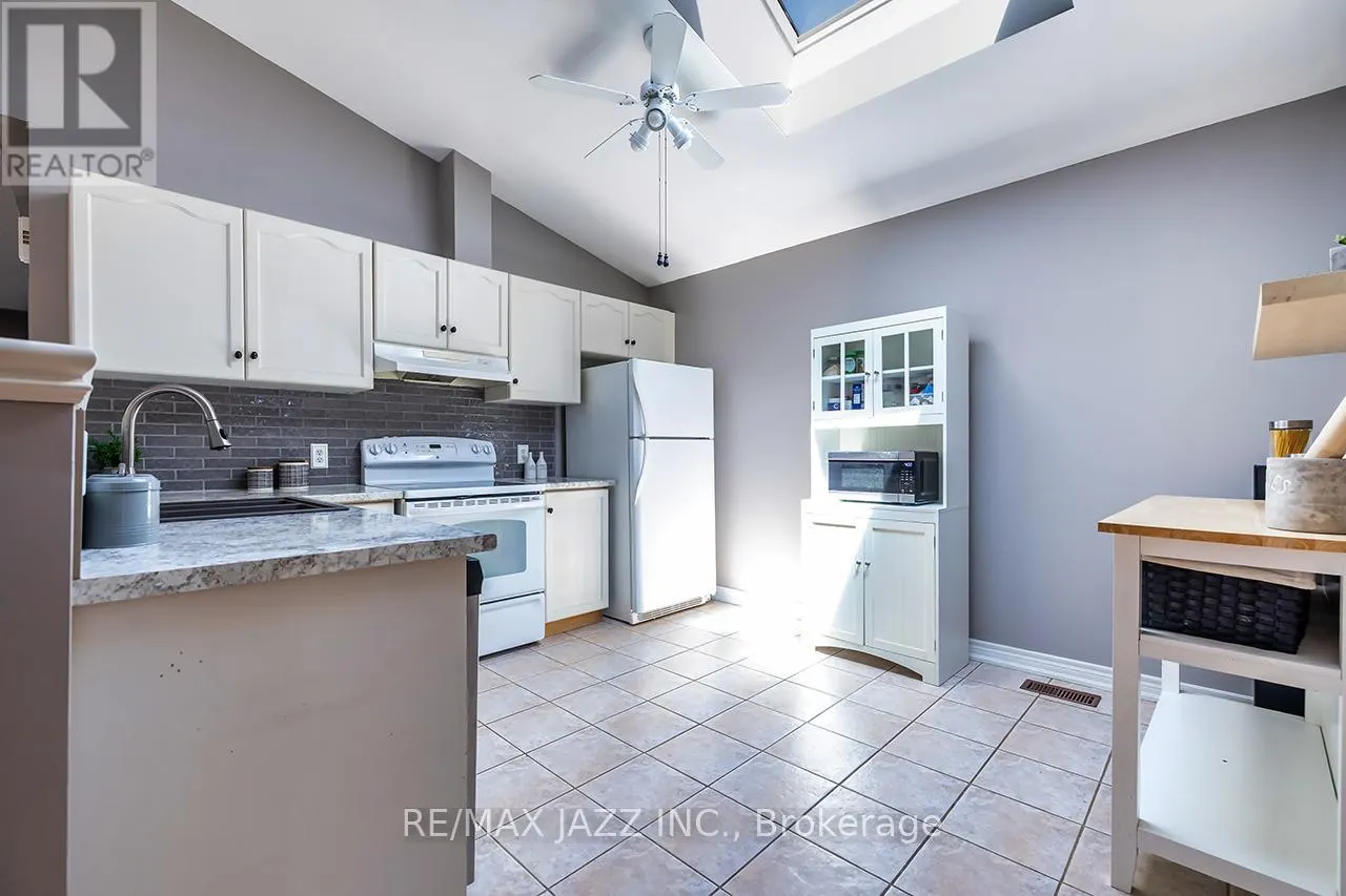 15 DAISEYFIELD AVENUE