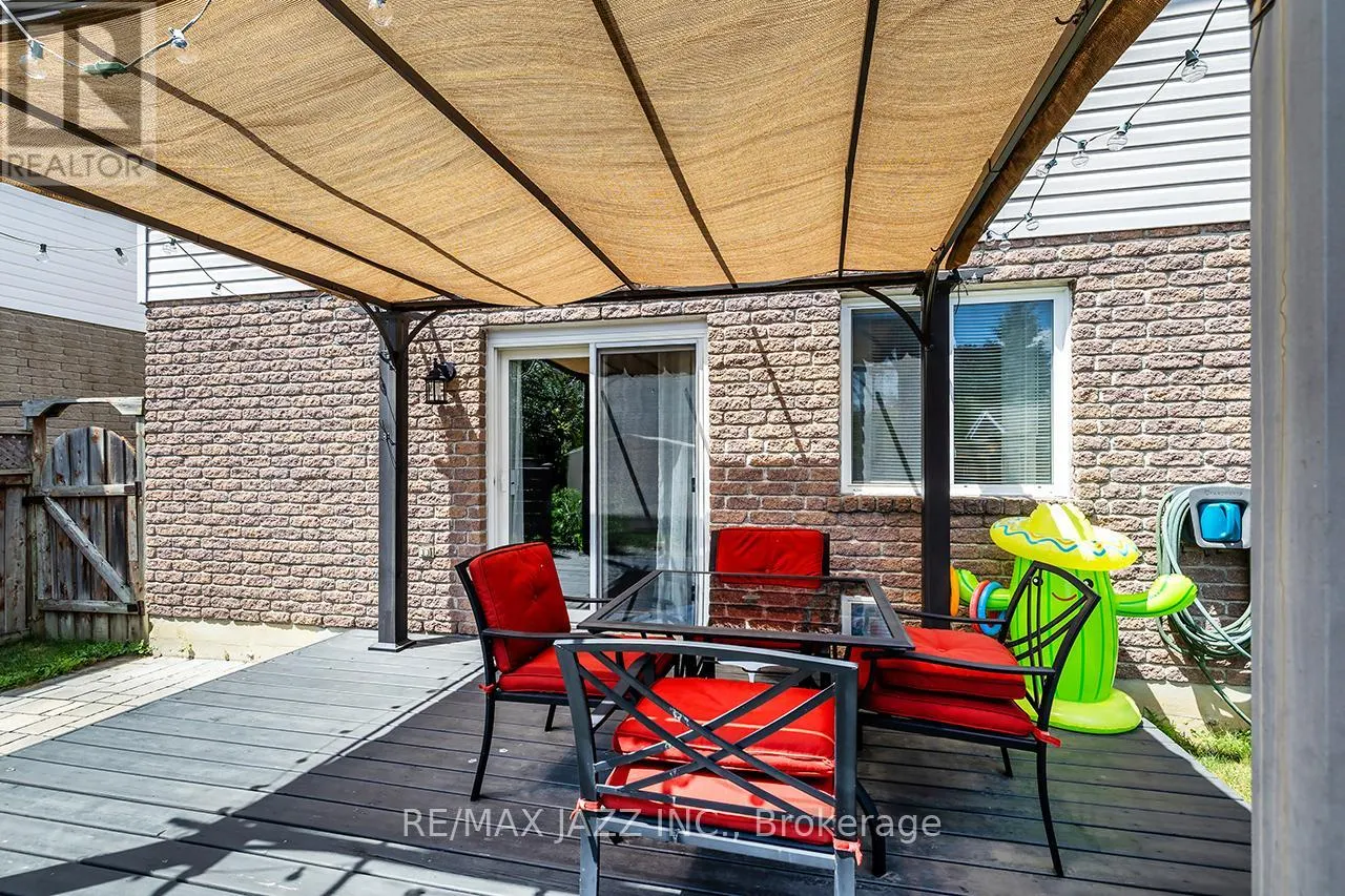 15 DAISEYFIELD AVENUE