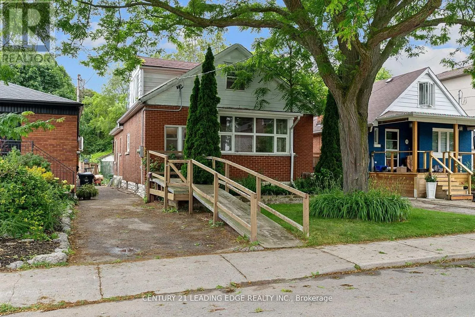 102 KALMAR AVENUE N