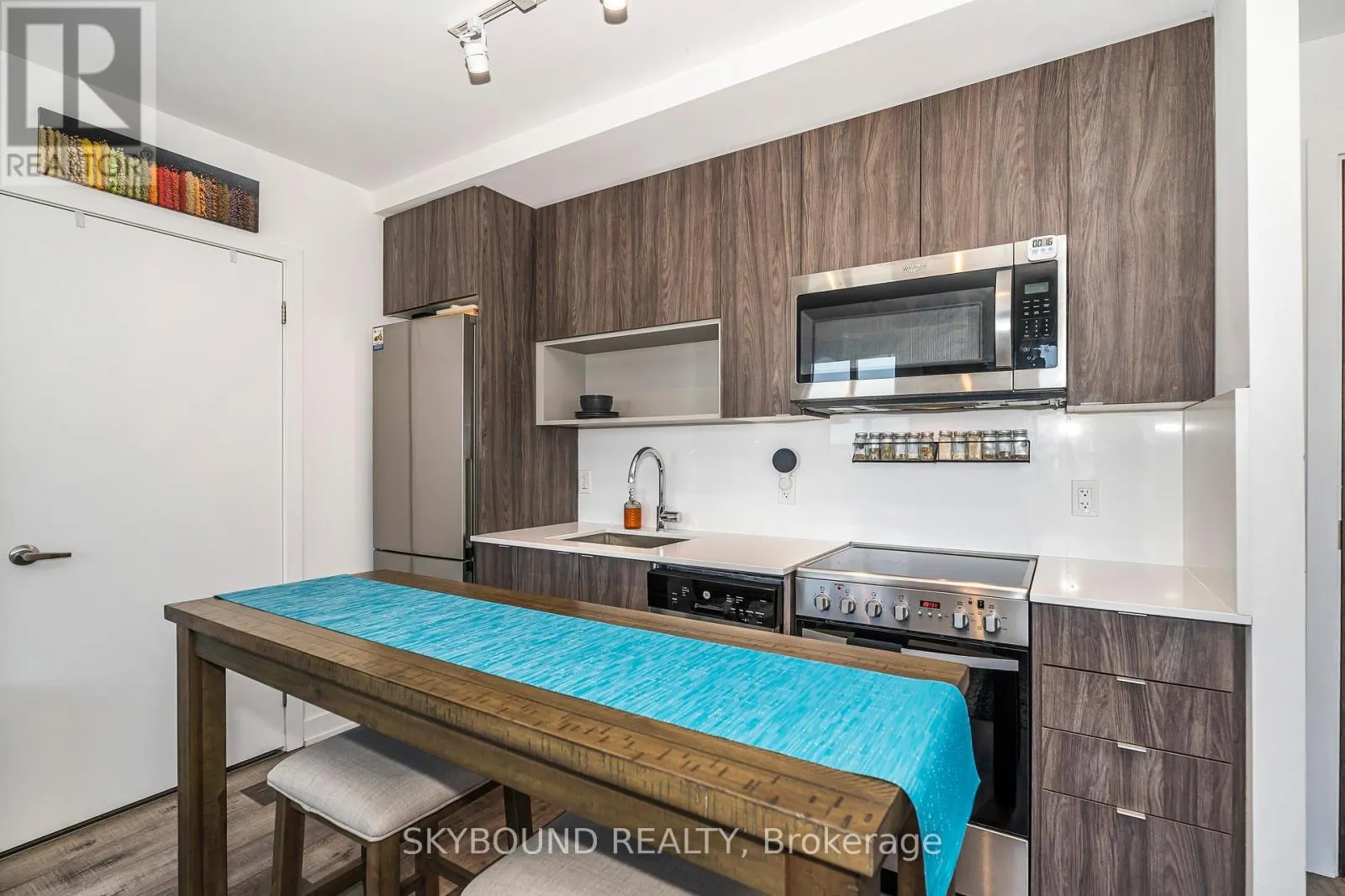 # 805 - 630 GREENWOOD AVENUE