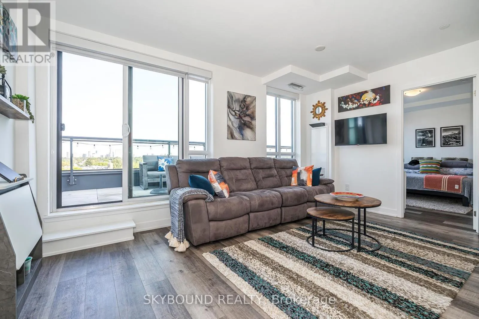 # 805 - 630 GREENWOOD AVENUE